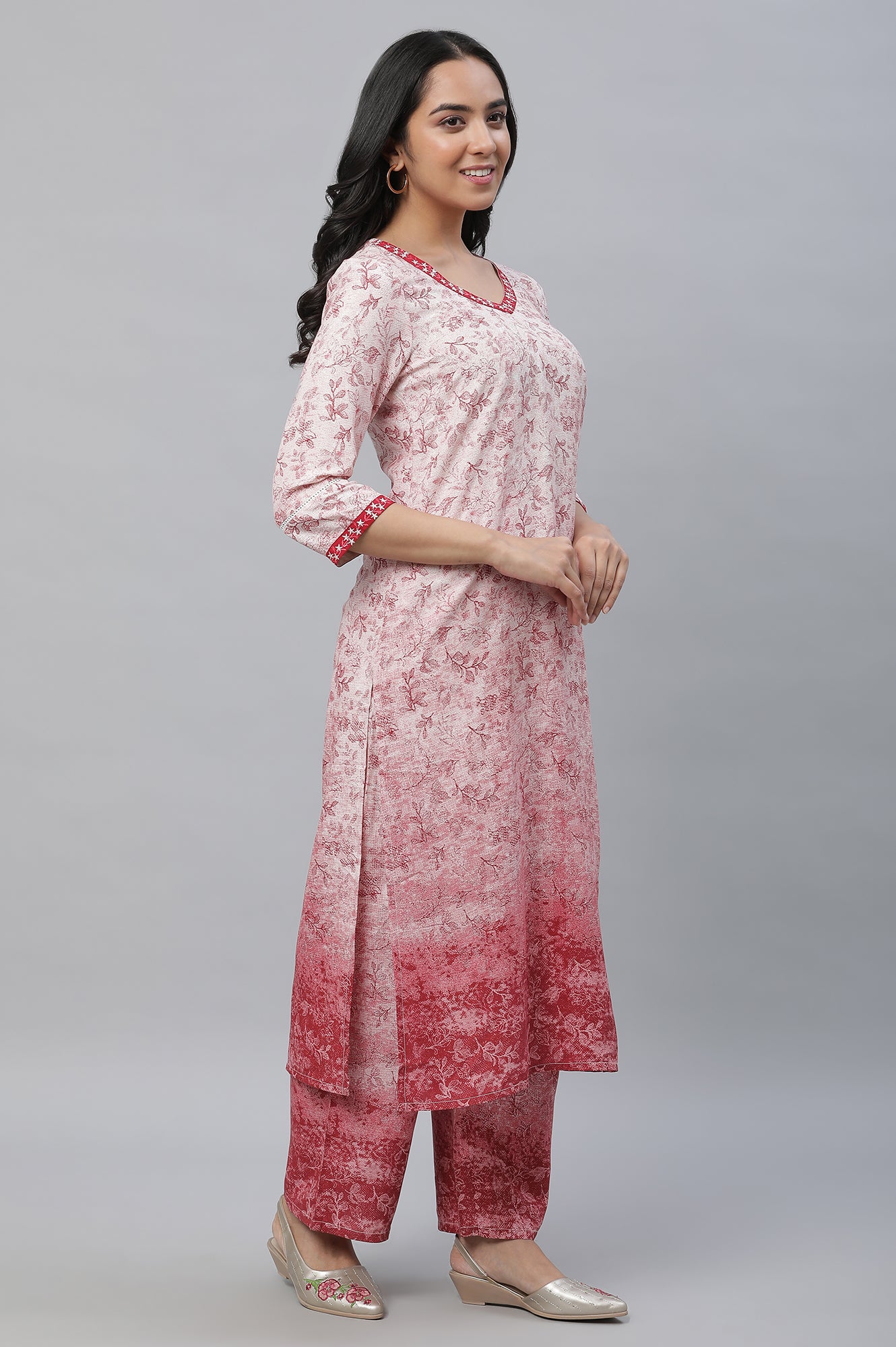 Red Floral Printed Kurta, Pants &amp; Dupatta Set