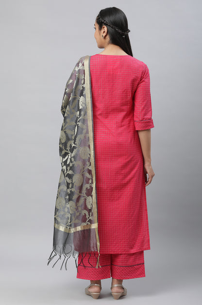 Pint Yarn Dyed Kurta, Straight Pants and Grey Dupatta Set