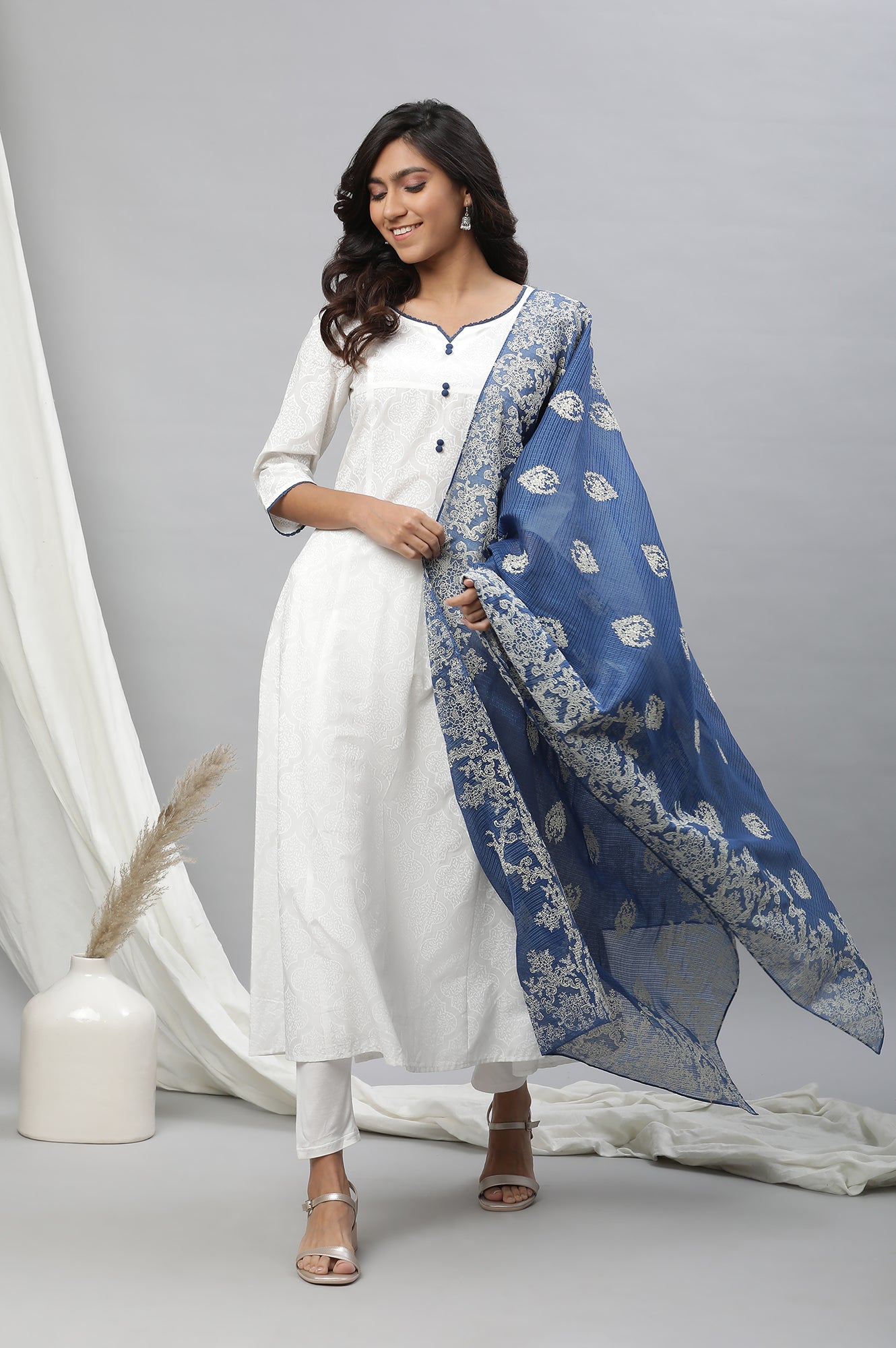 White A-line Floral Printed, Tights &amp; Dupatta Set