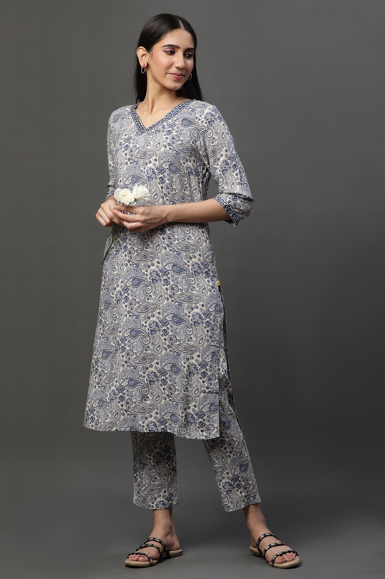 White and Blue Floral Printed Kurta and Pants Co-ord Set