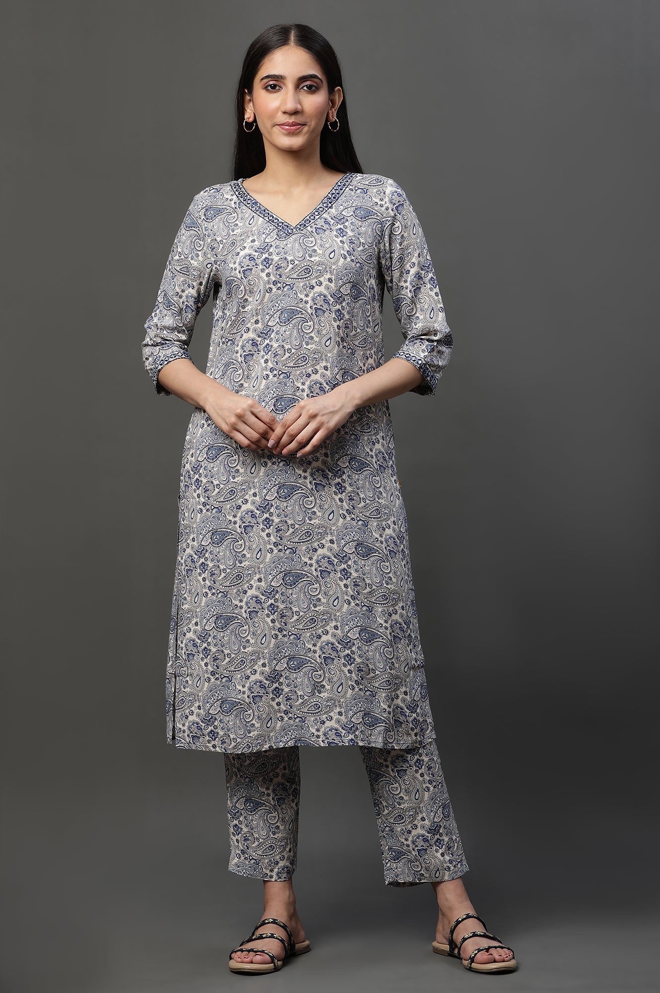 White and Blue Floral Printed Kurta and Pants Co-ord Set