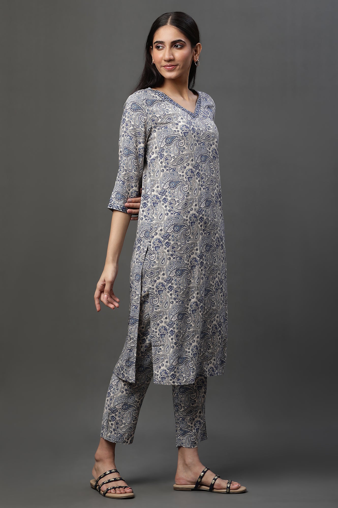 White and Blue Floral Printed Kurta and Pants Co-ord Set