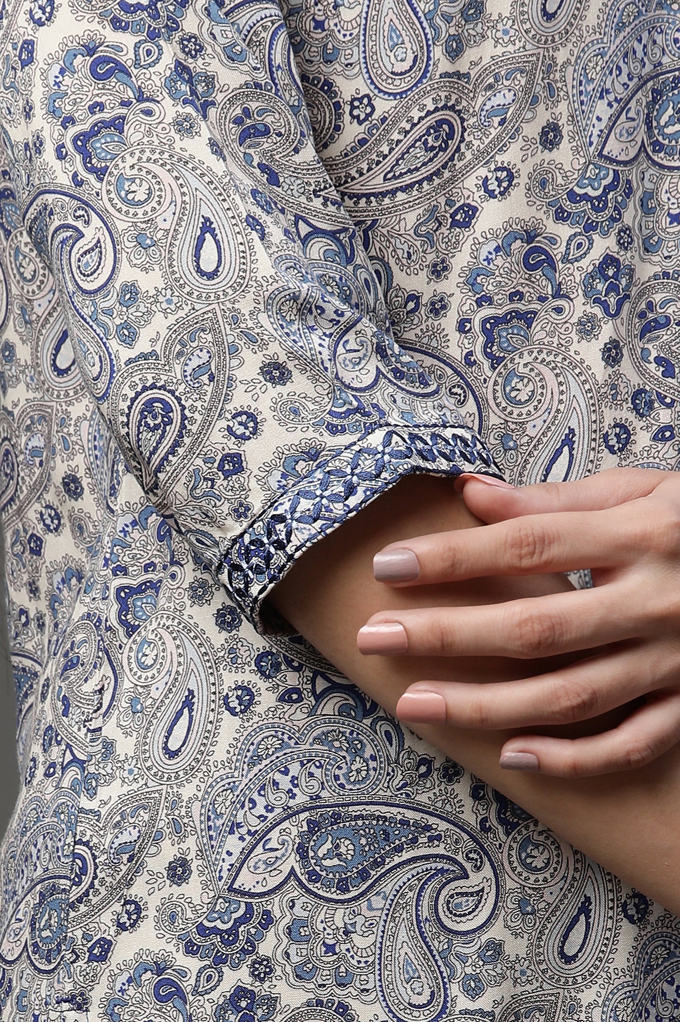 White and Blue Floral Printed Kurta and Pants Co-ord Set