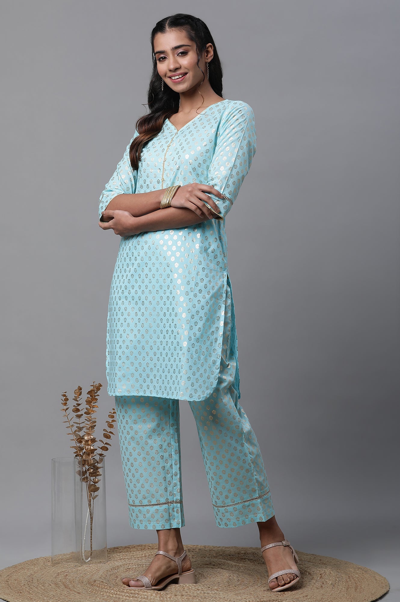 Blue Floral Foil Printed Short Kurta and Pants Co-ord Set