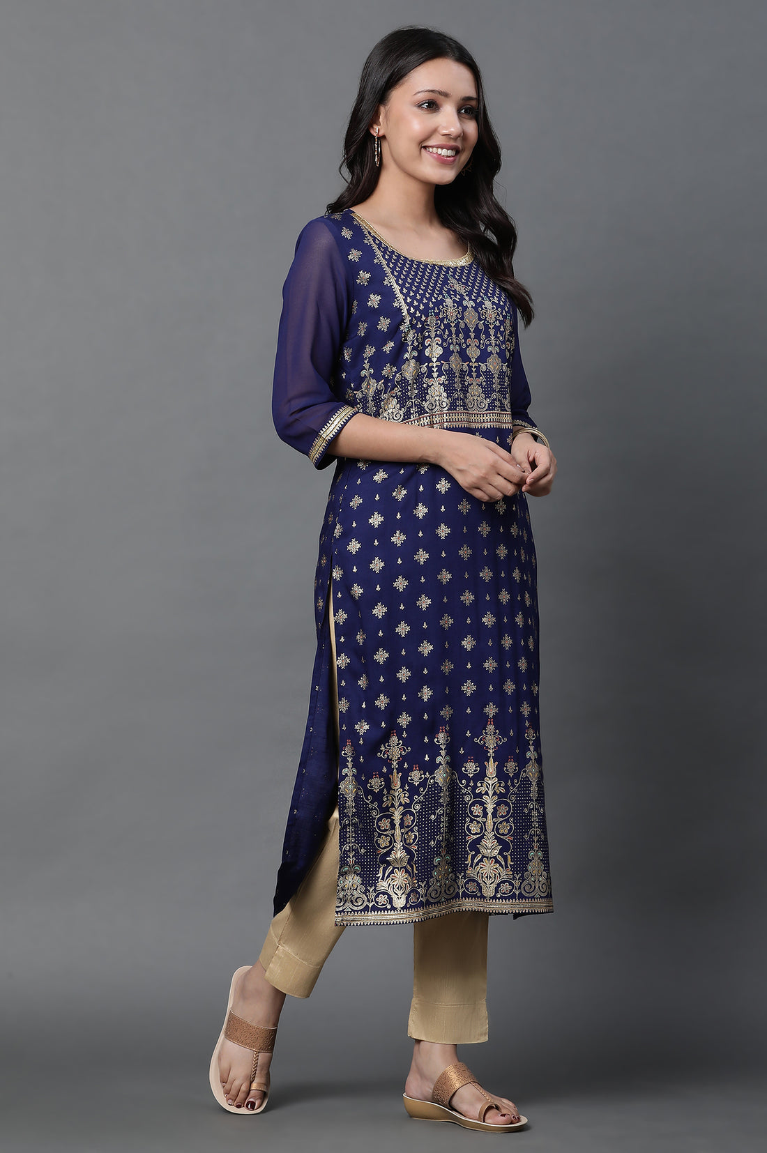 Blue Embellished Kurta and Pants Set