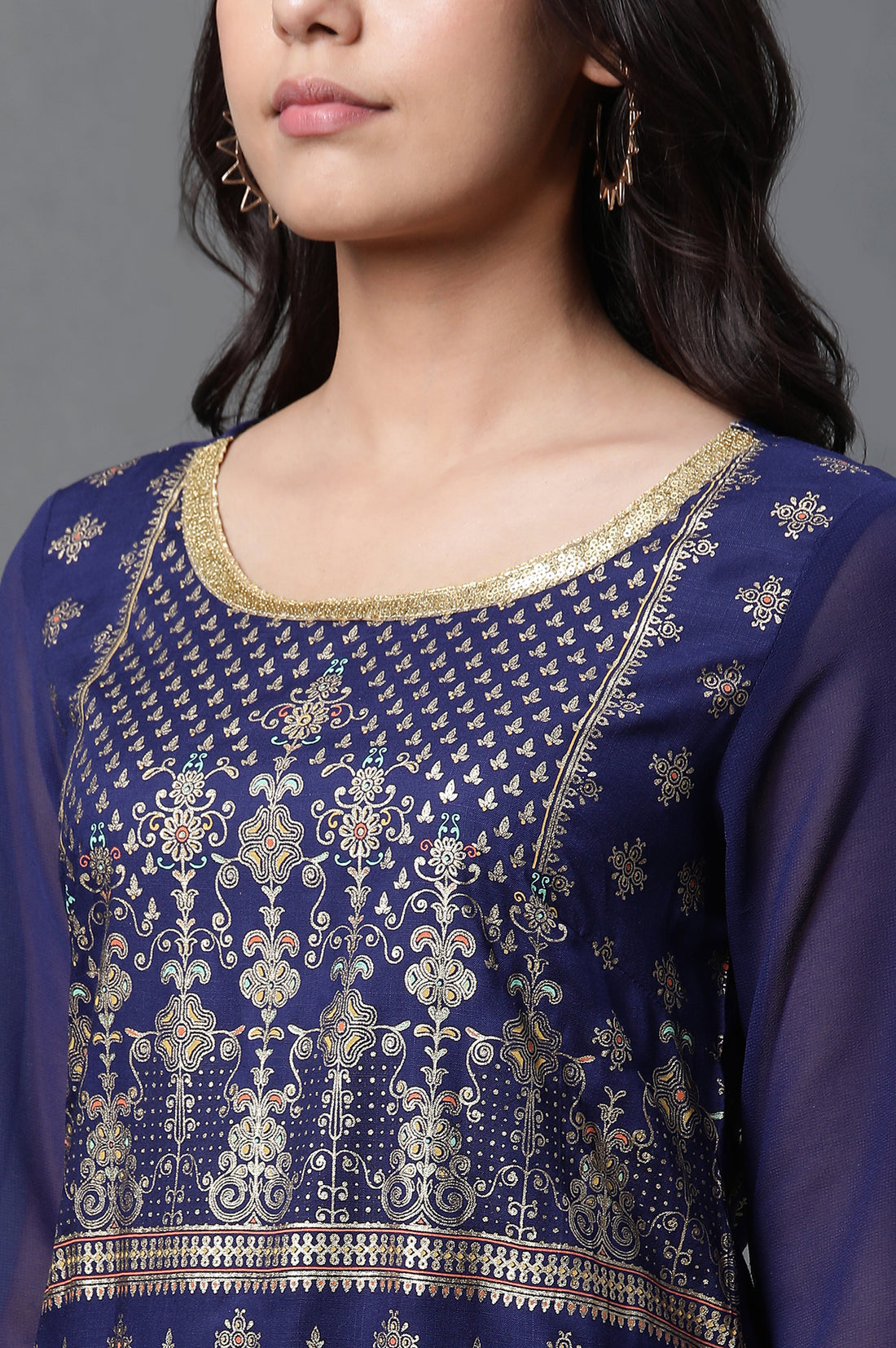 Blue Embellished Kurta and Pants Set