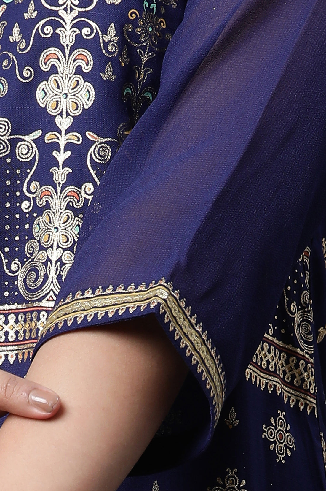 Blue Embellished Kurta and Pants Set