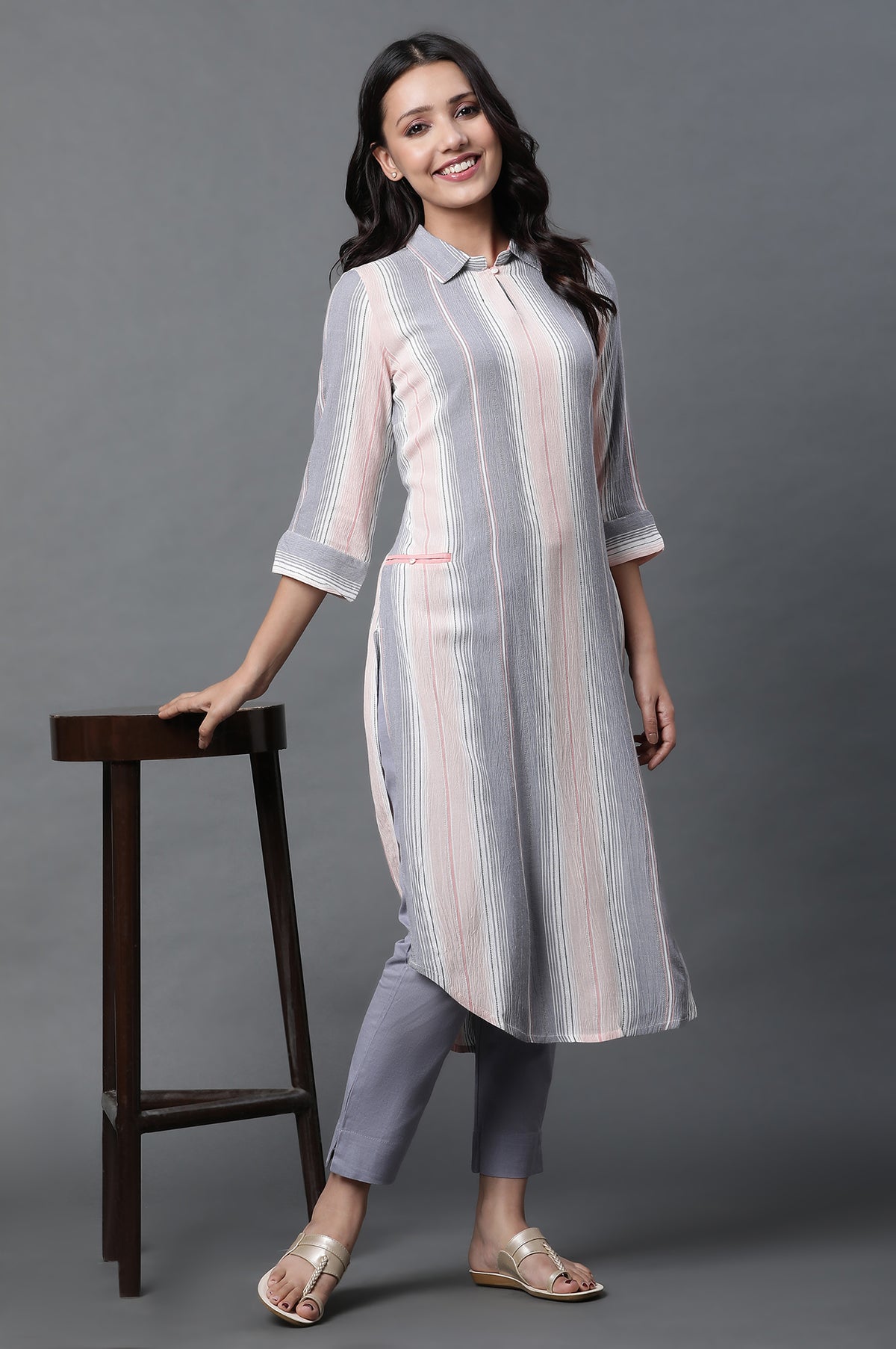 Multi-coloured Dobby Kurta and Pants Set - XS