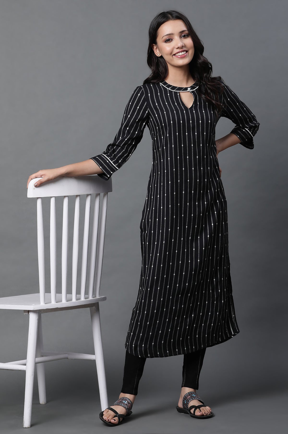 Black Yarn-Dyed Kurta and Jeggings Set - S
