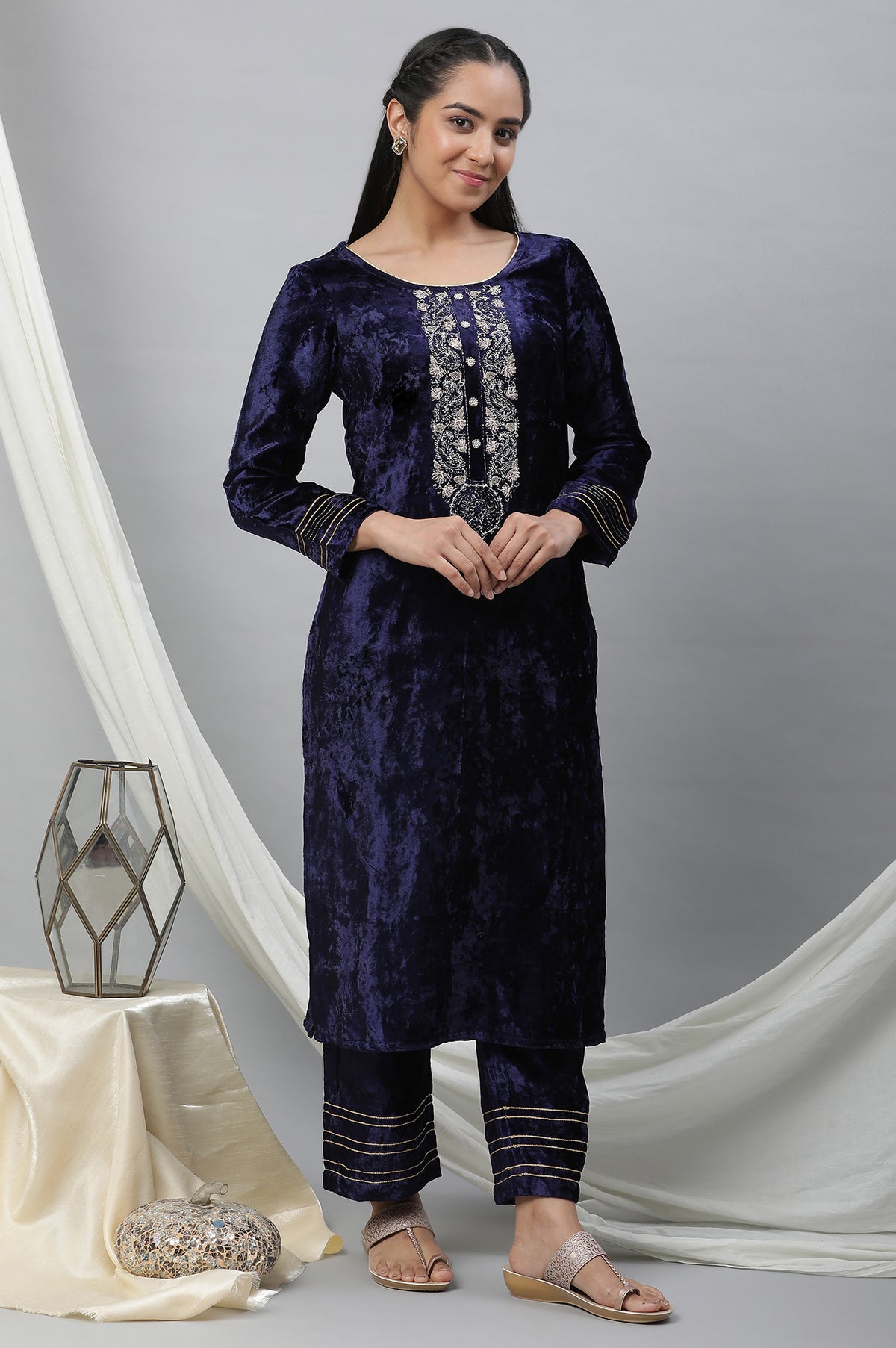 Blue Velvet Embellished Kurta & Palazzo Set - S