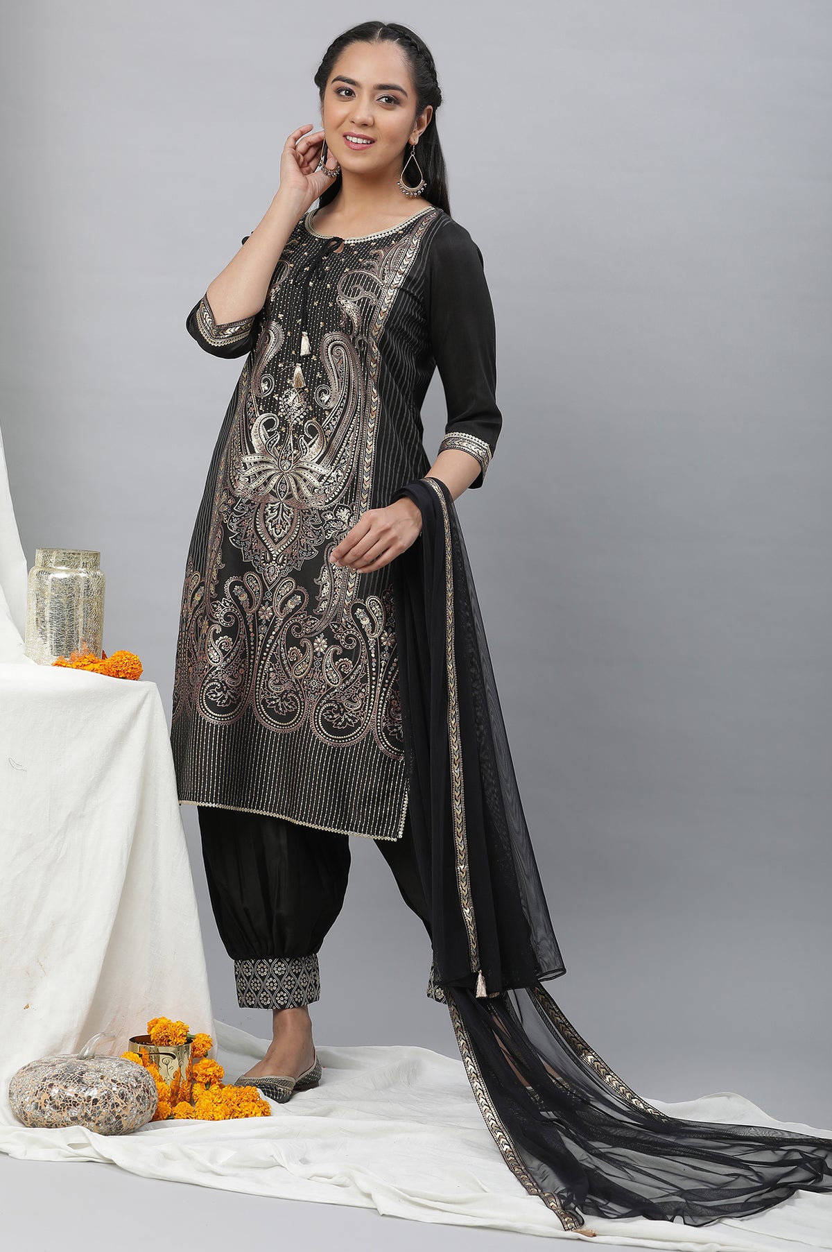 Black Hevy Festive Kurta, Salwar and Dupatta Set - S