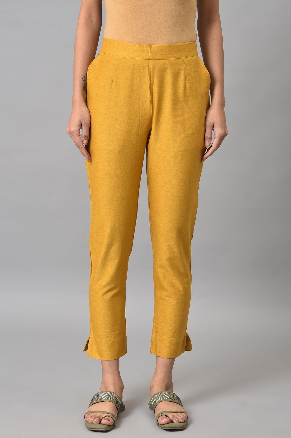 Elleven Women's Green Basic Cotton Trousers - S