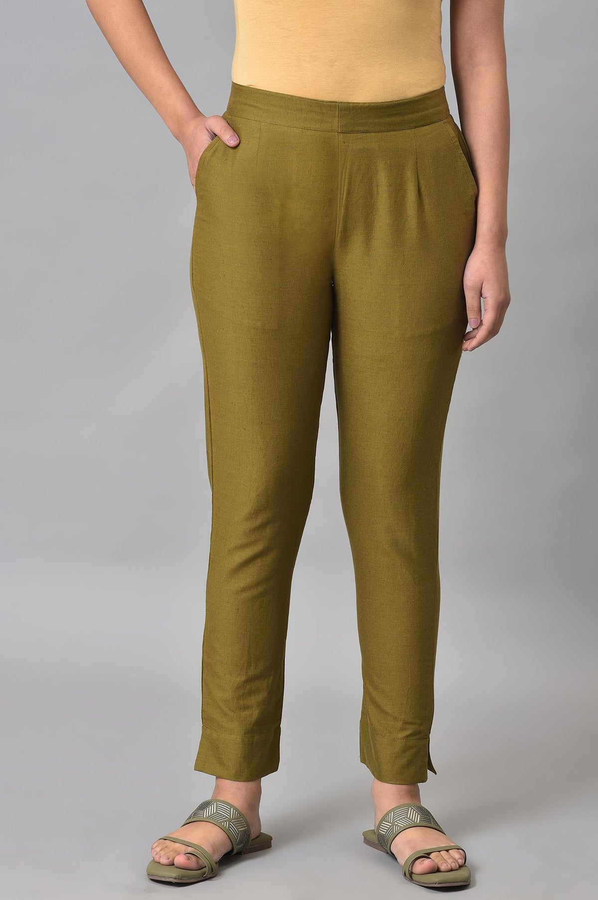 Elleven Women's Green Basic Cotton Trousers - M