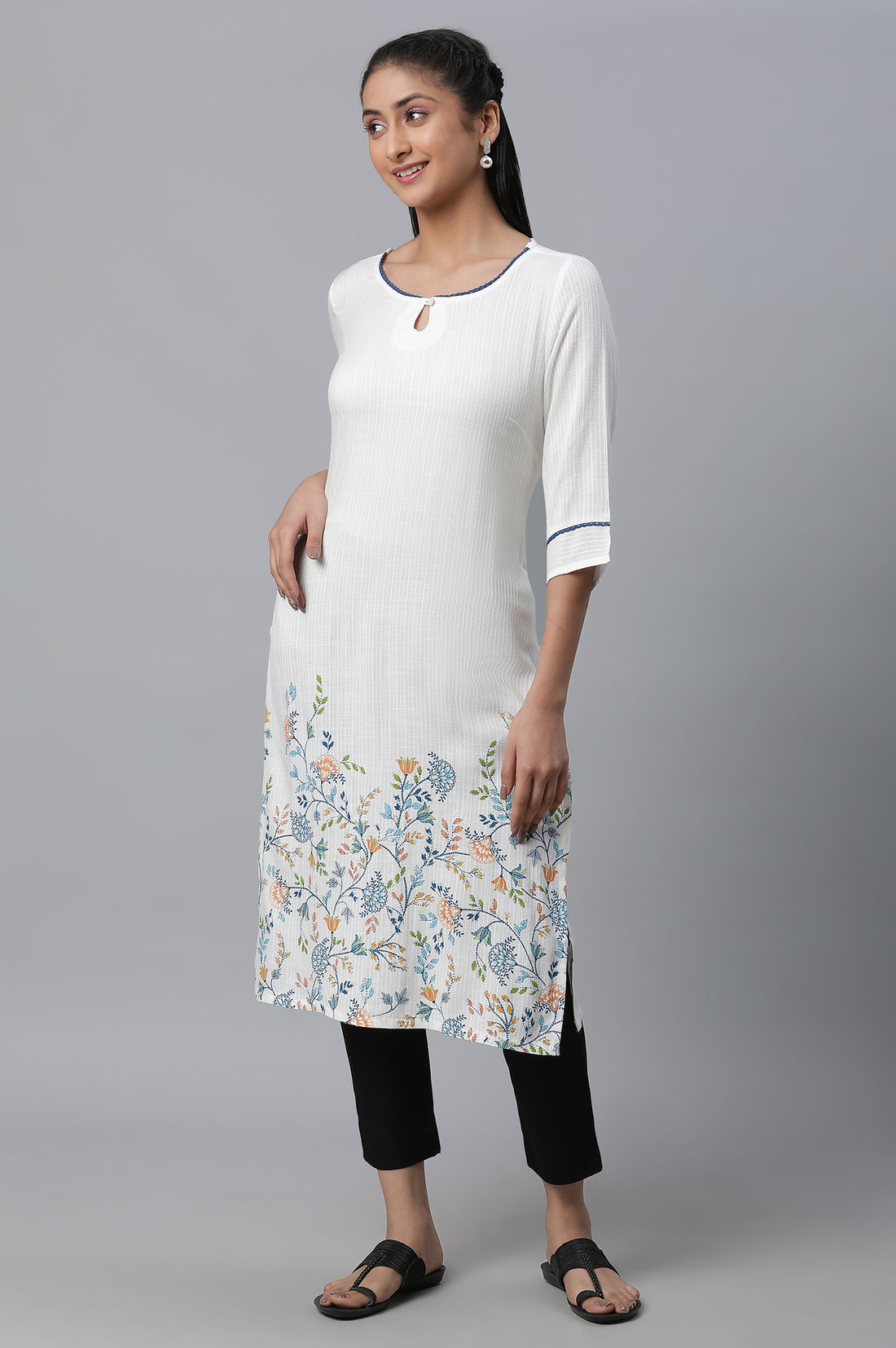 Black Solid Straight Fit Cotton Pants With Elasticated Waist