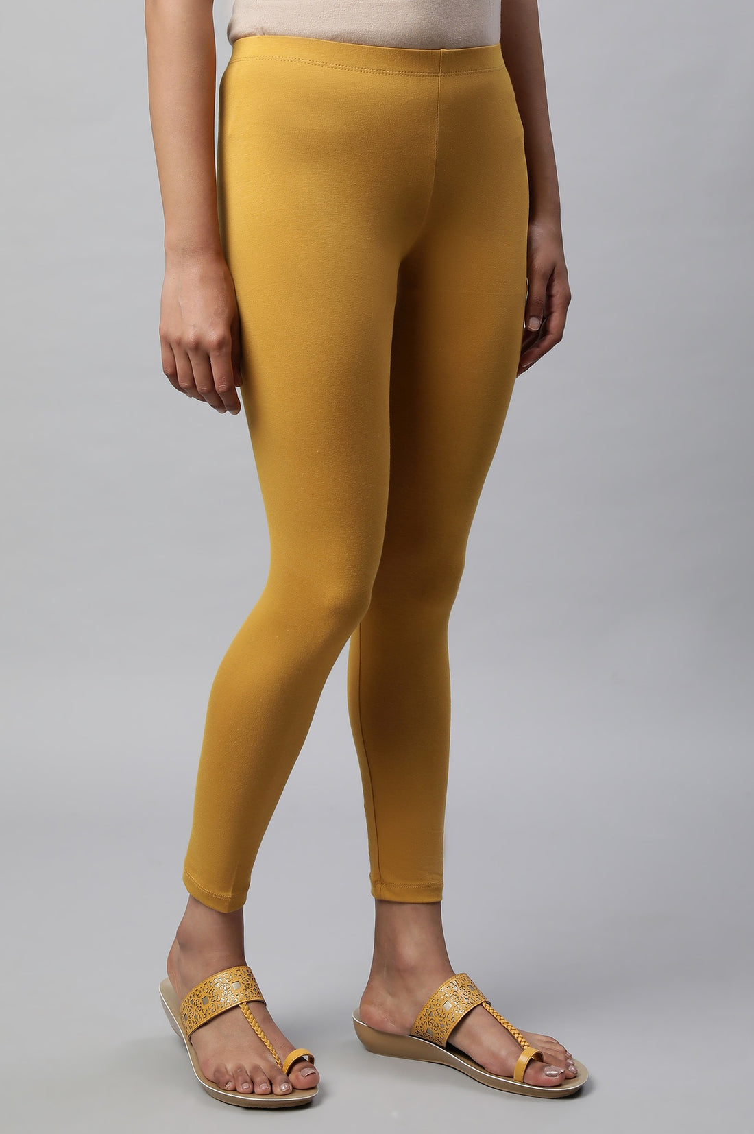 Yellow Solid Skinny Fit Cotton Tights With Slip On Closure