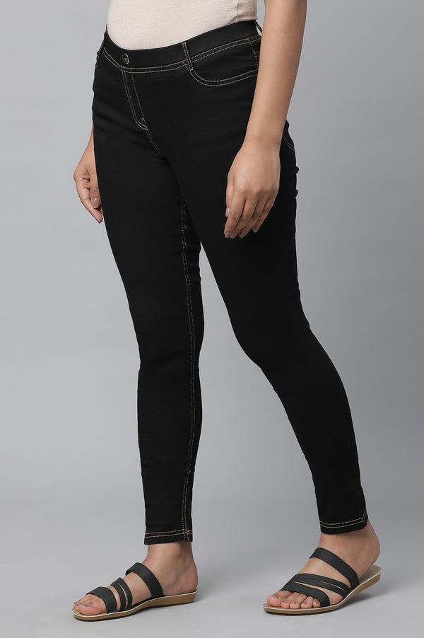 Black Solid Skinny Fit Denim Jeggings With Elasticated Waist