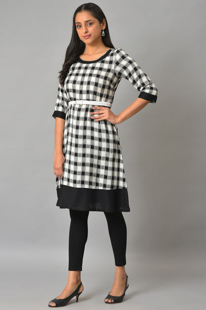 Black Checker Dobby kurta With Belt