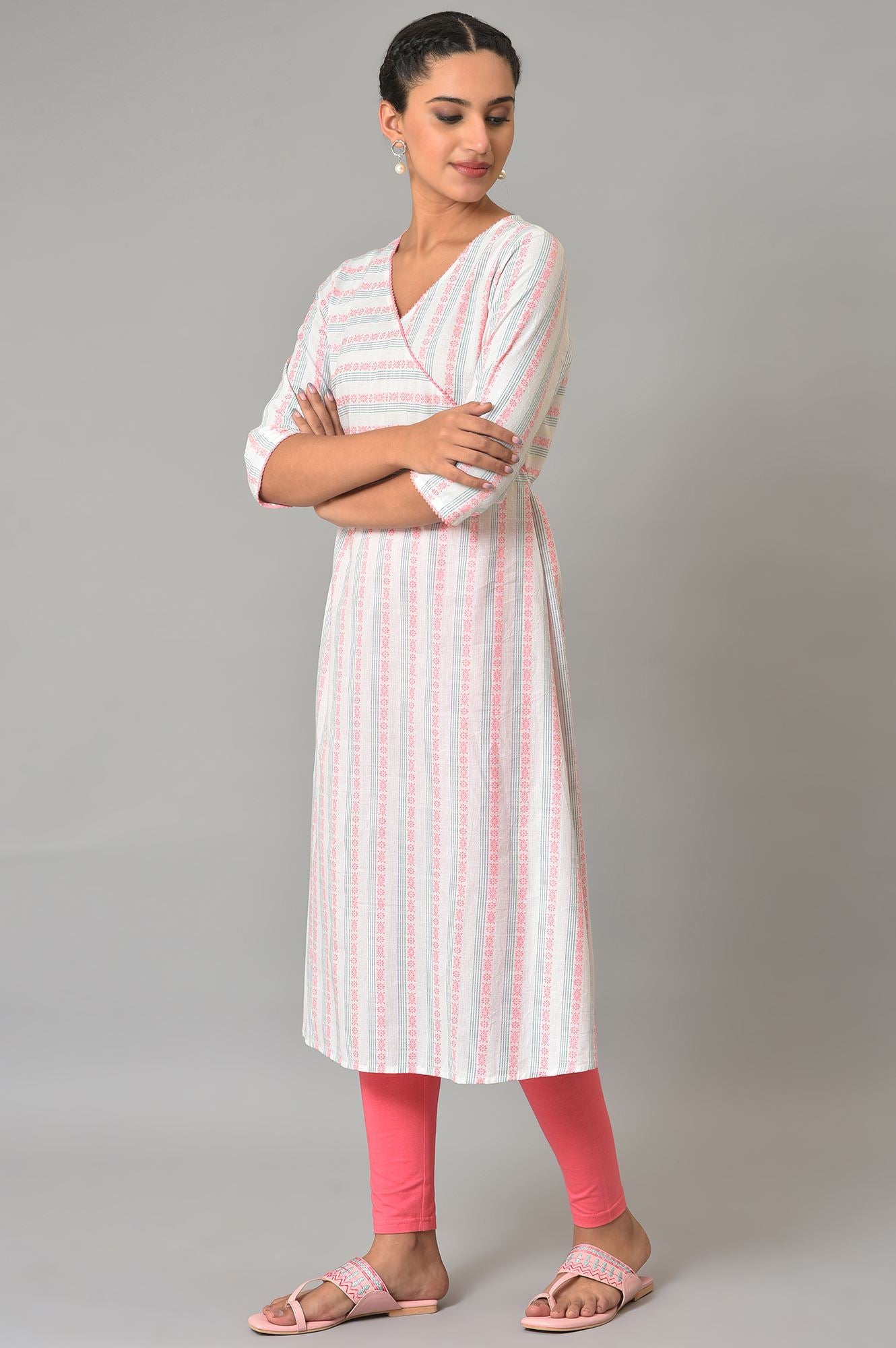 White A-Line Printed V-Neck kurta