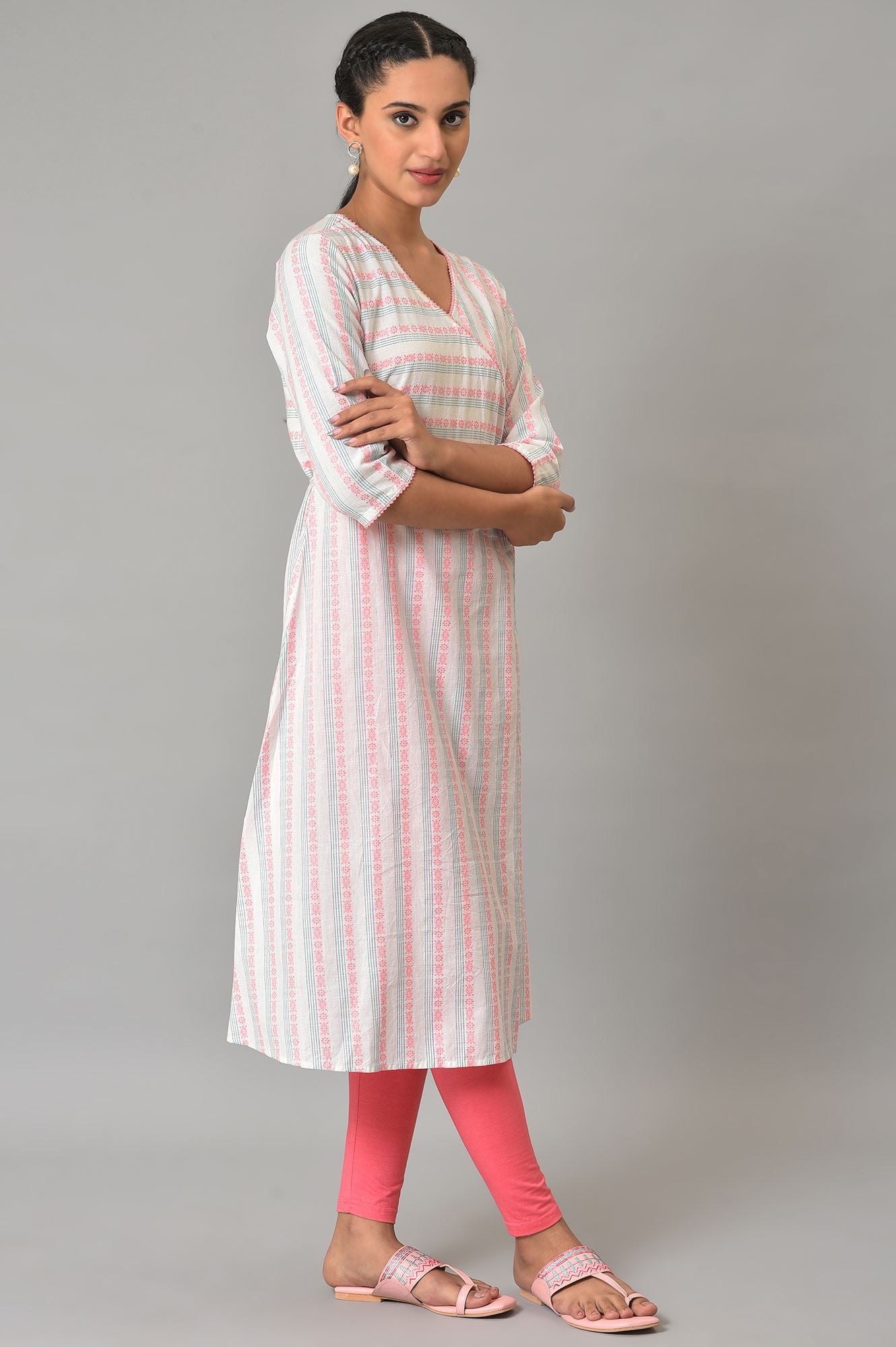 White A-Line Printed V-Neck kurta