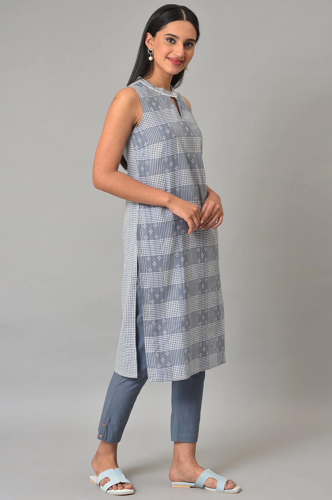 Blue Ghimgham And Dobby Sleeveless kurta