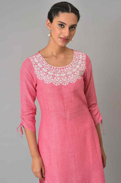 Red Cotton Round Neck Embroidered kurta