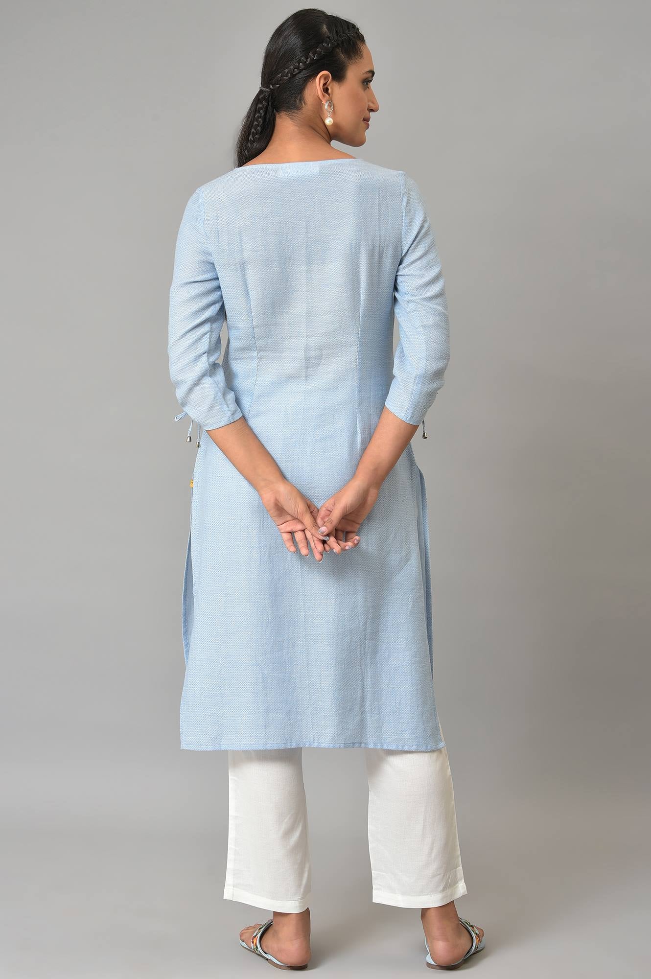 Blue Cotton Round Neck Embroidered kurta