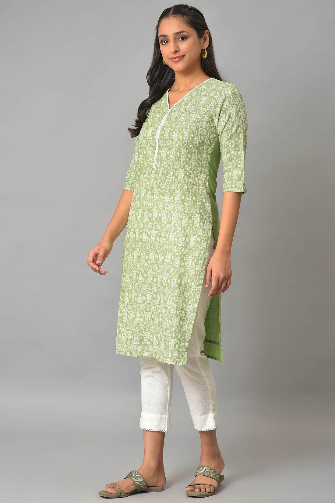 Green Floral Printed V-Neck kurta
