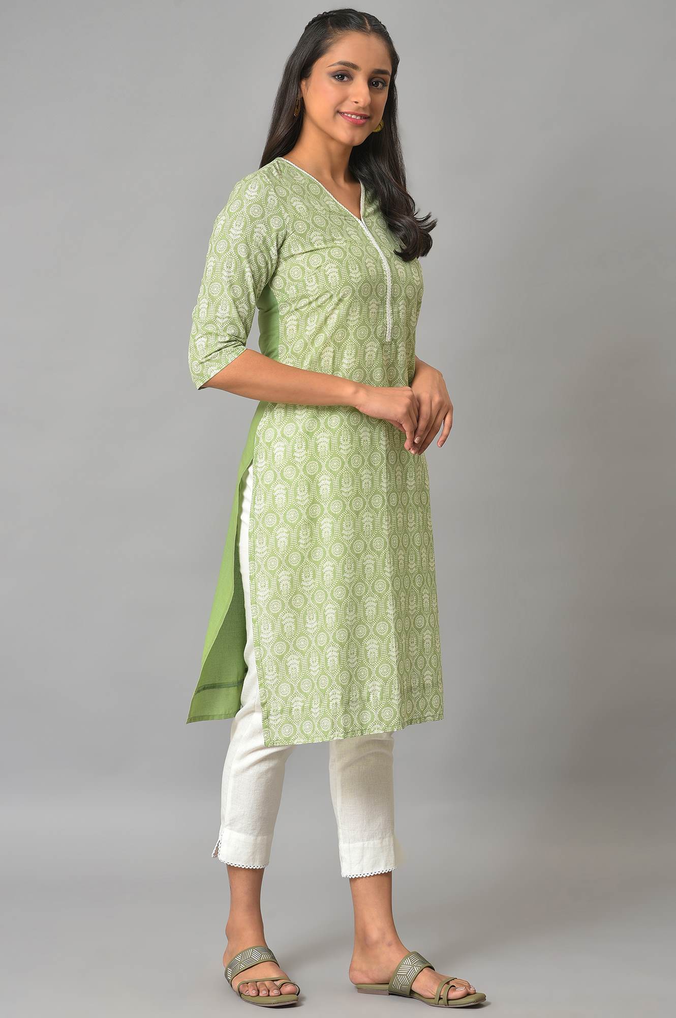 Green Floral Printed V-Neck Plus Size kurta