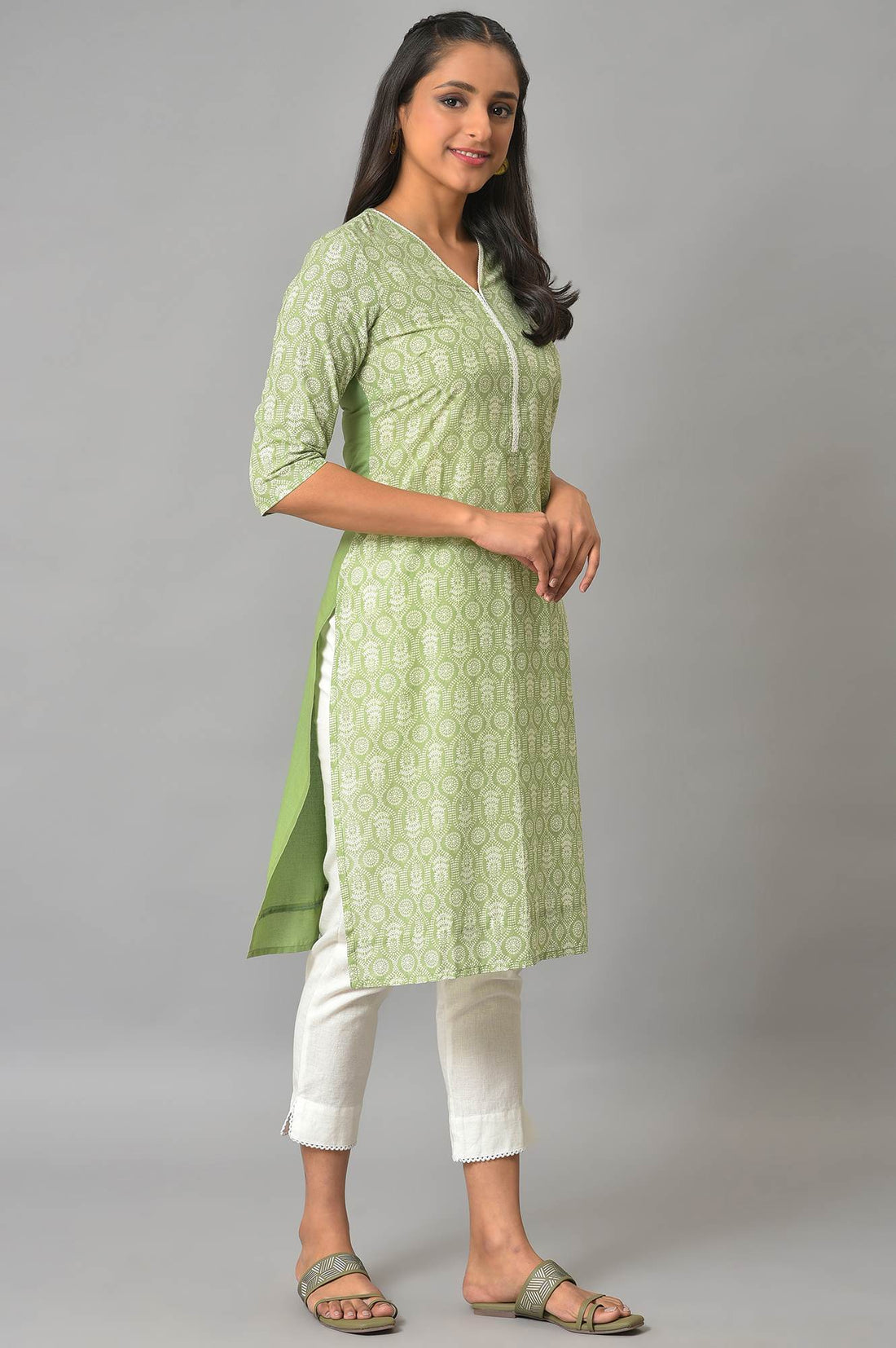 Green Floral Printed V-Neck kurta