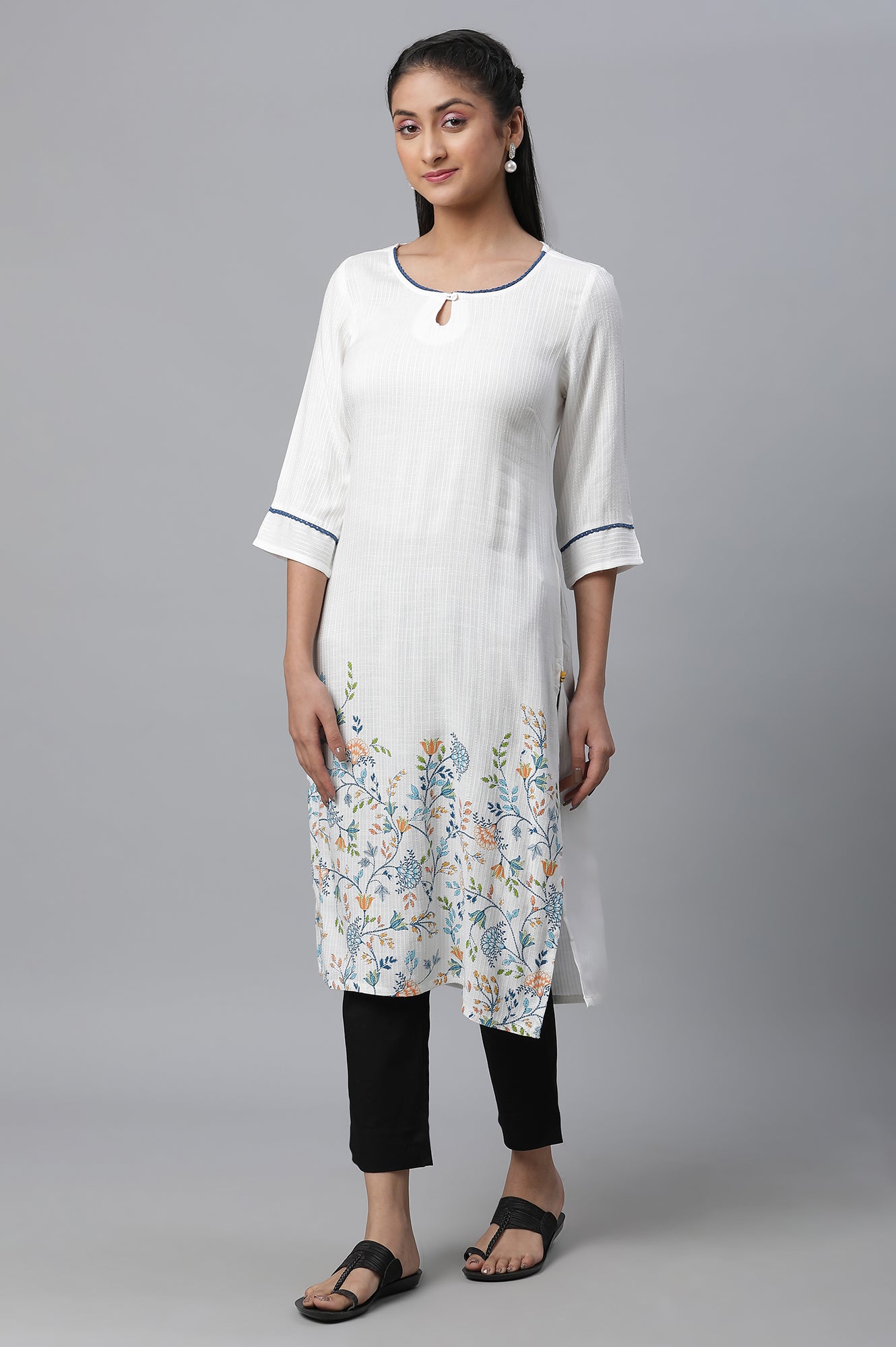 White Floral Printed Women kurta