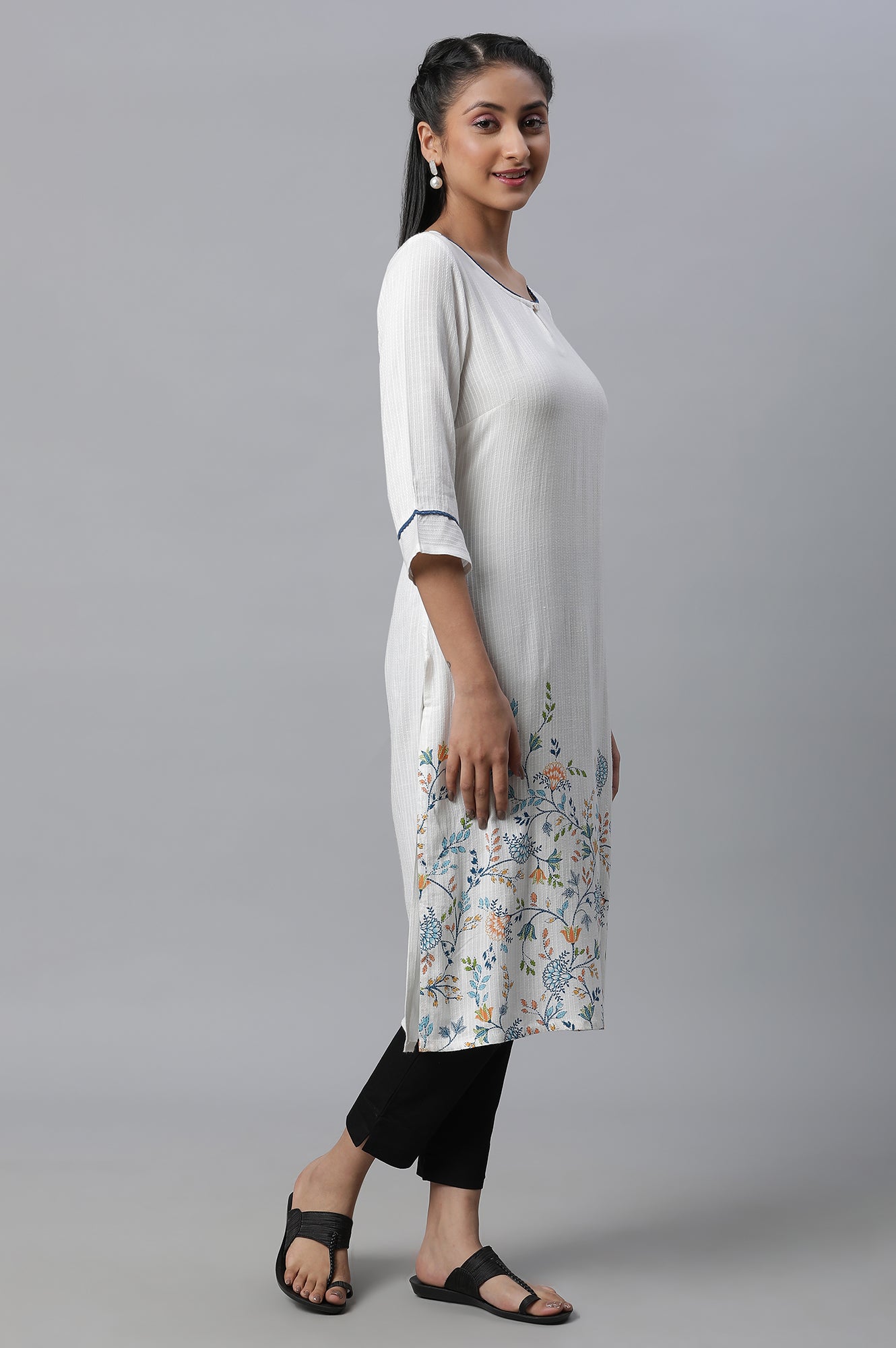 White Floral Printed Women kurta