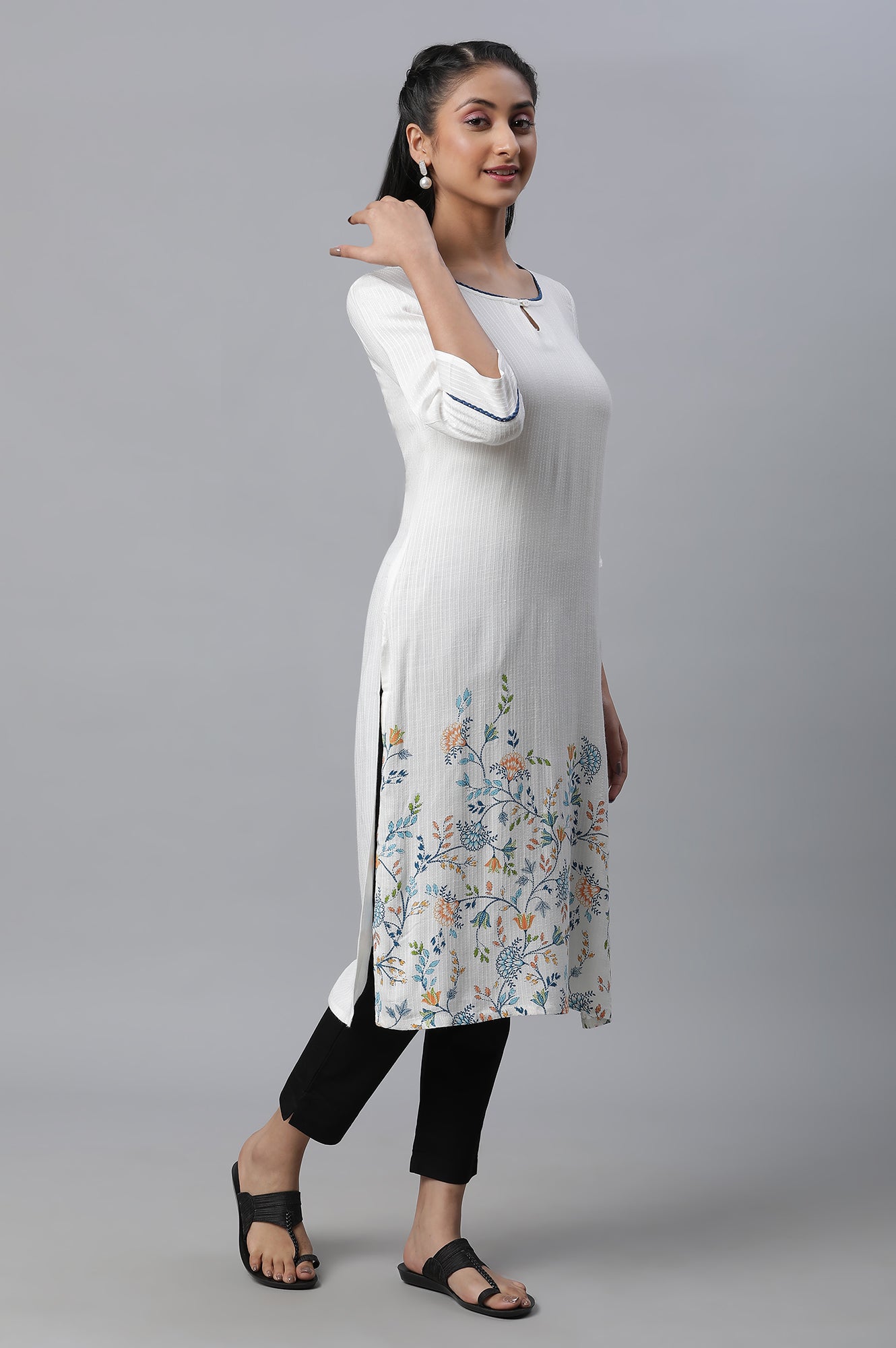 White Floral Printed Women kurta