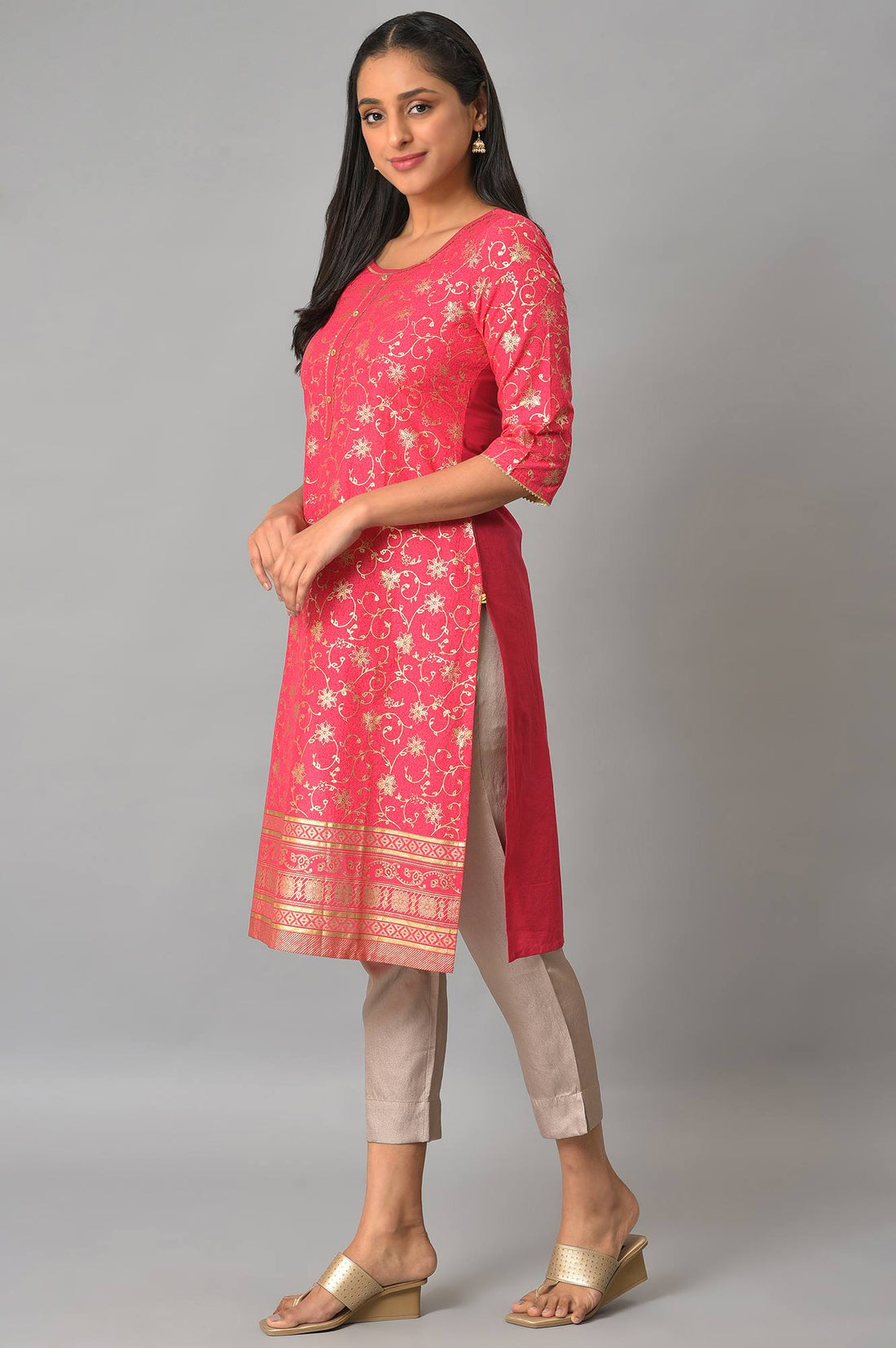 Pink Rayon kurta In Floral Foil Print