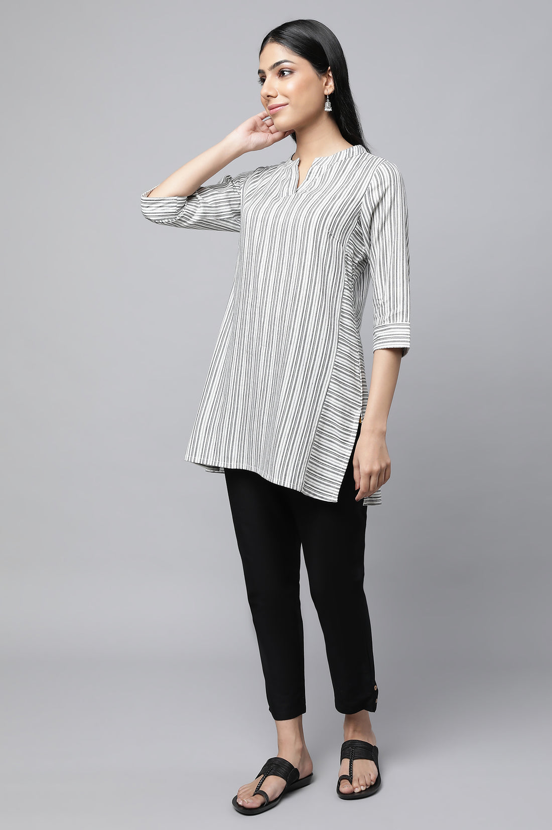 White Striped Collar Band With V-Slit kurta