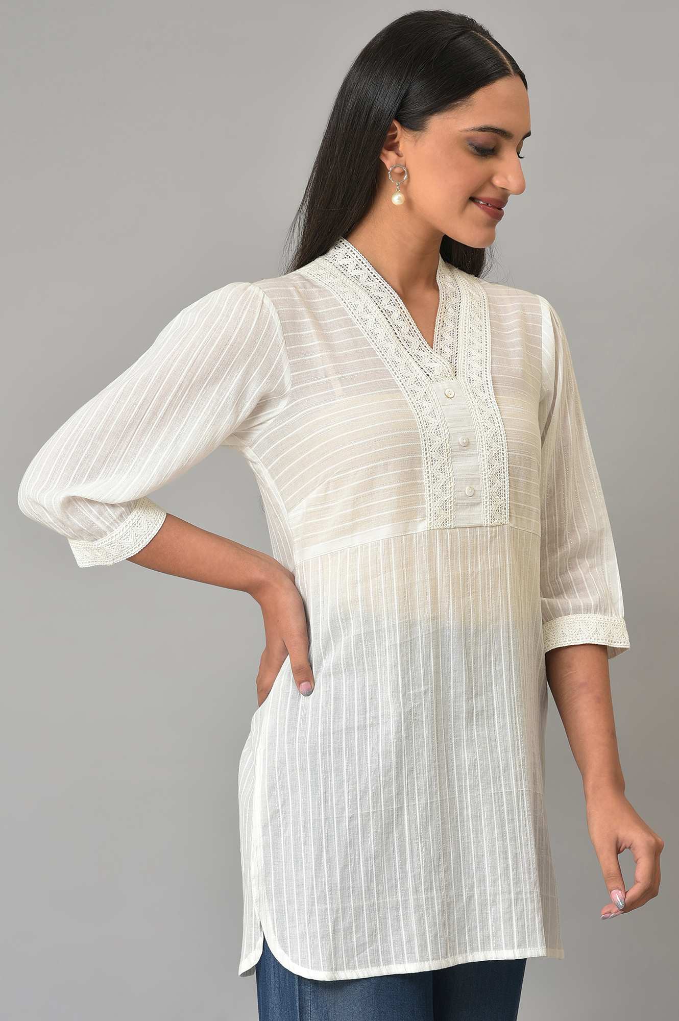 White Striped Cotton V-Neck kurta