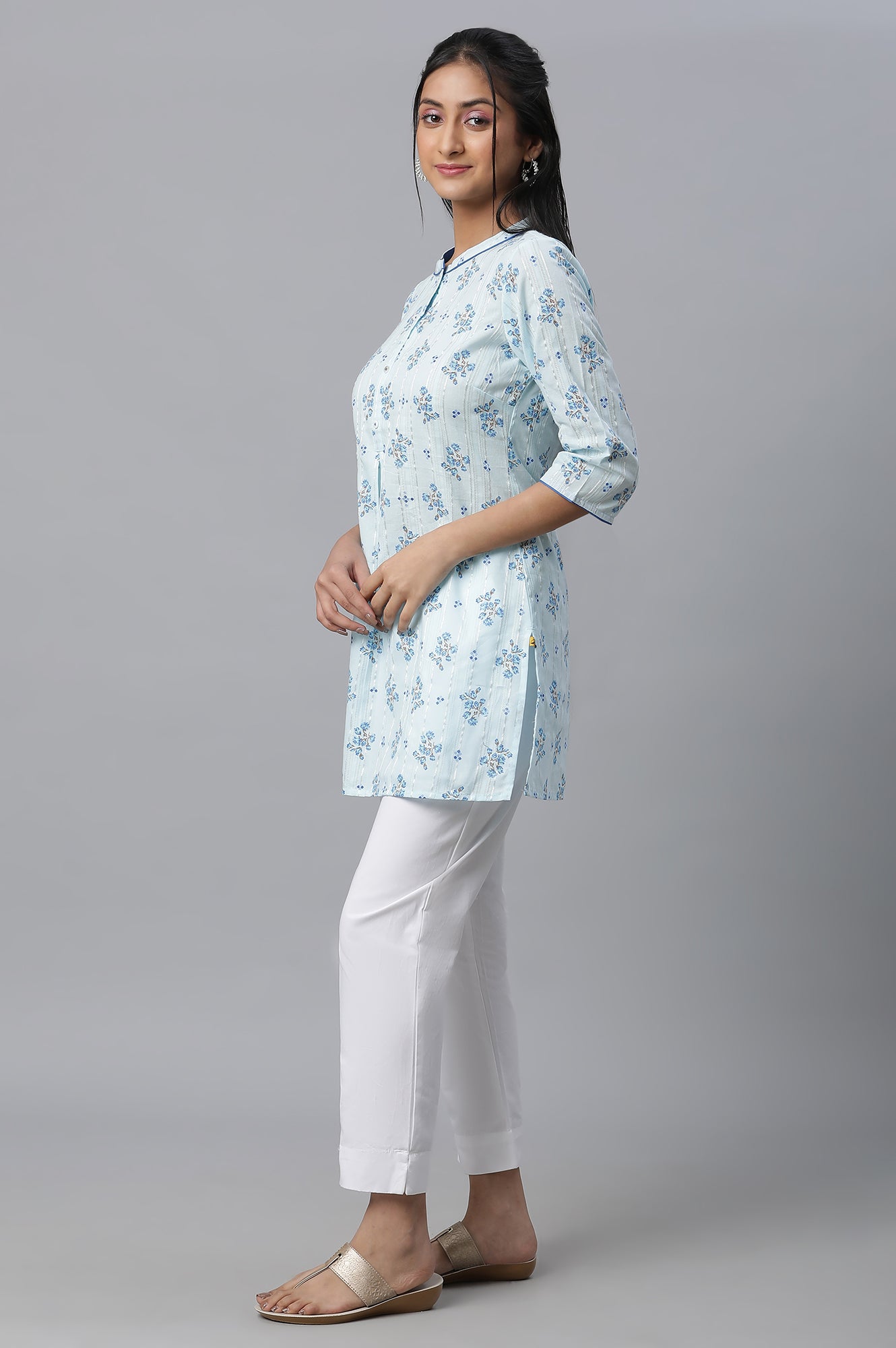 Blue Floral Printed Textured kurta