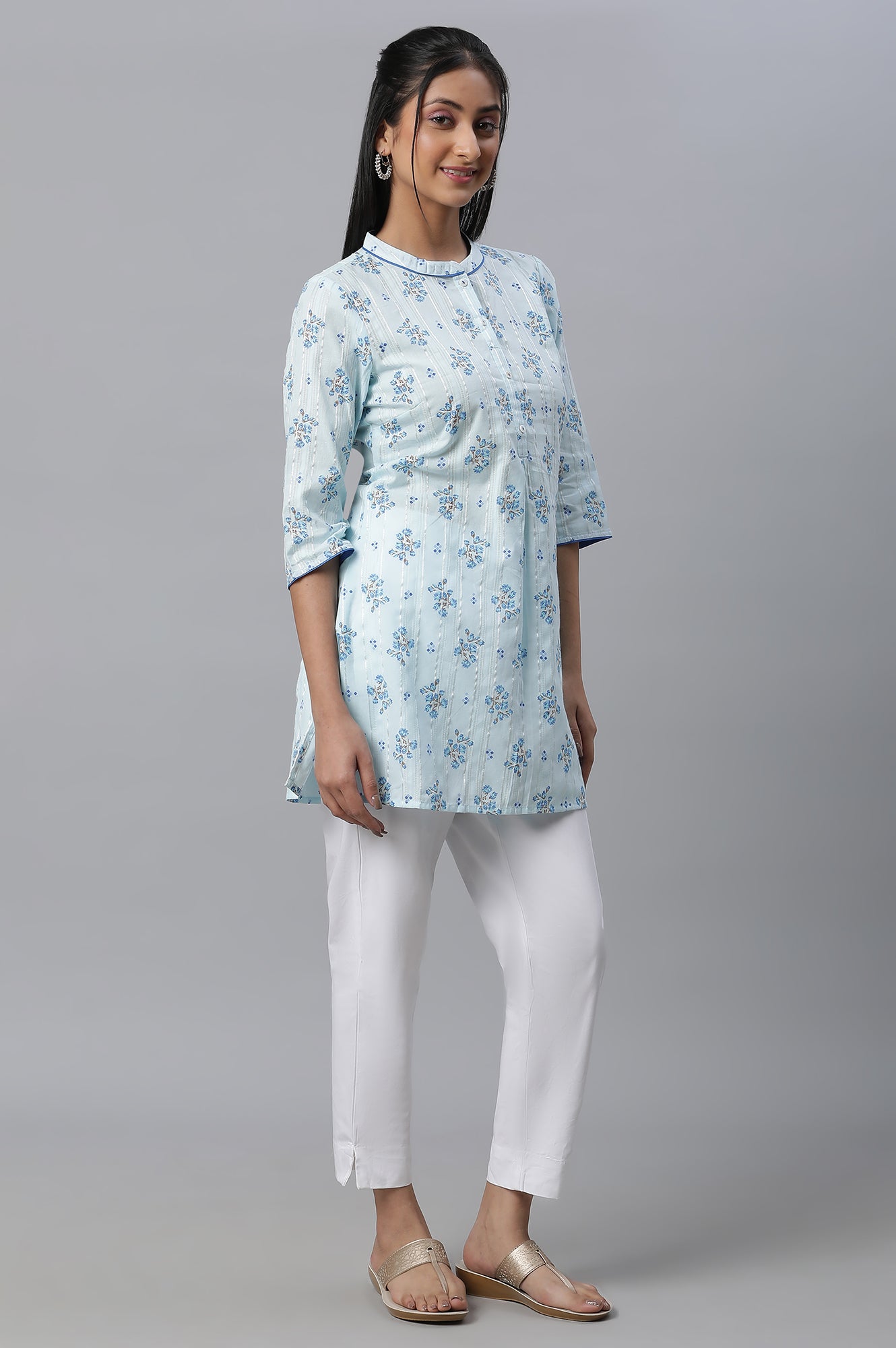 Blue Floral Printed Textured kurta