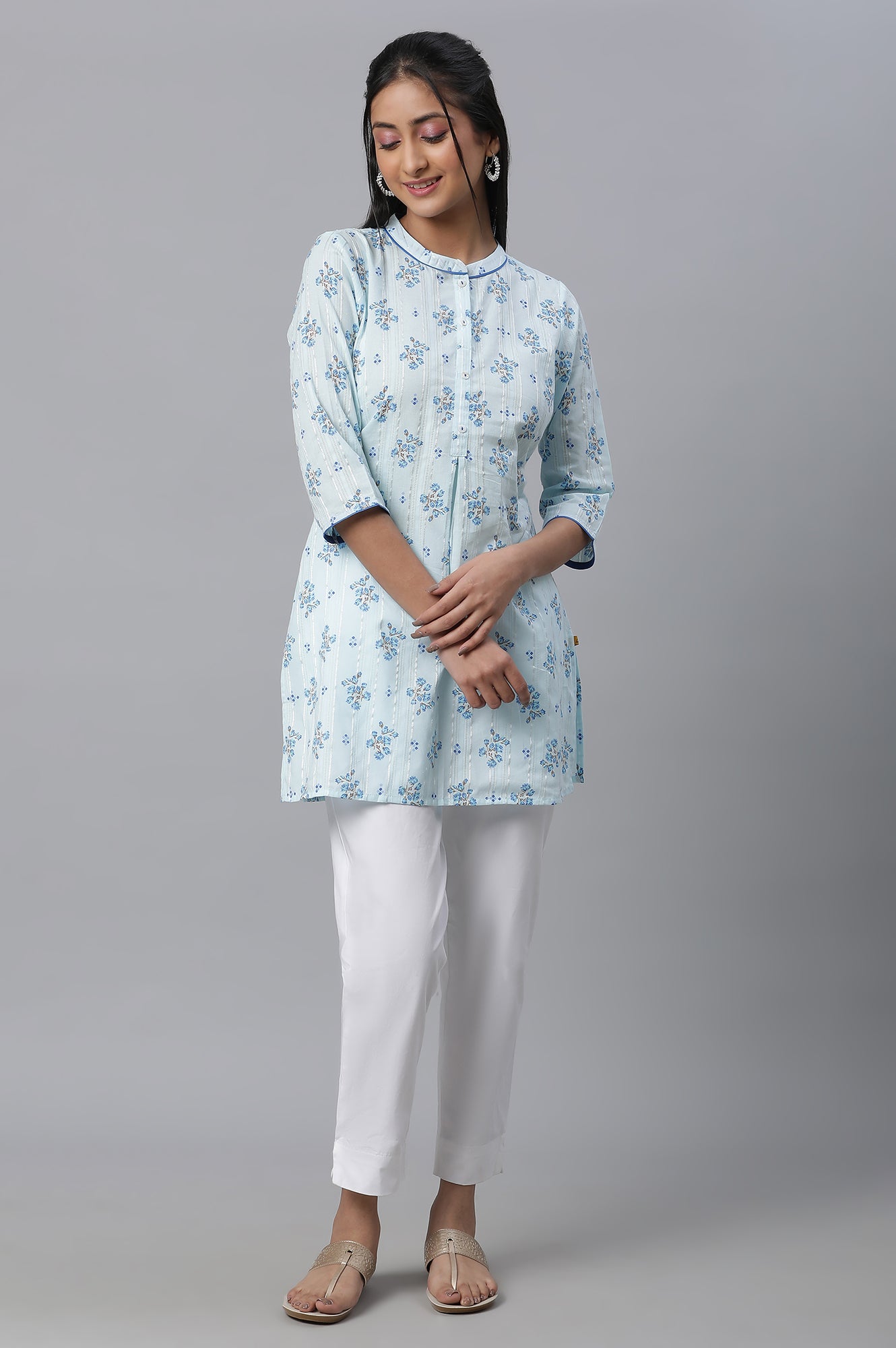 Blue Floral Printed Textured kurta