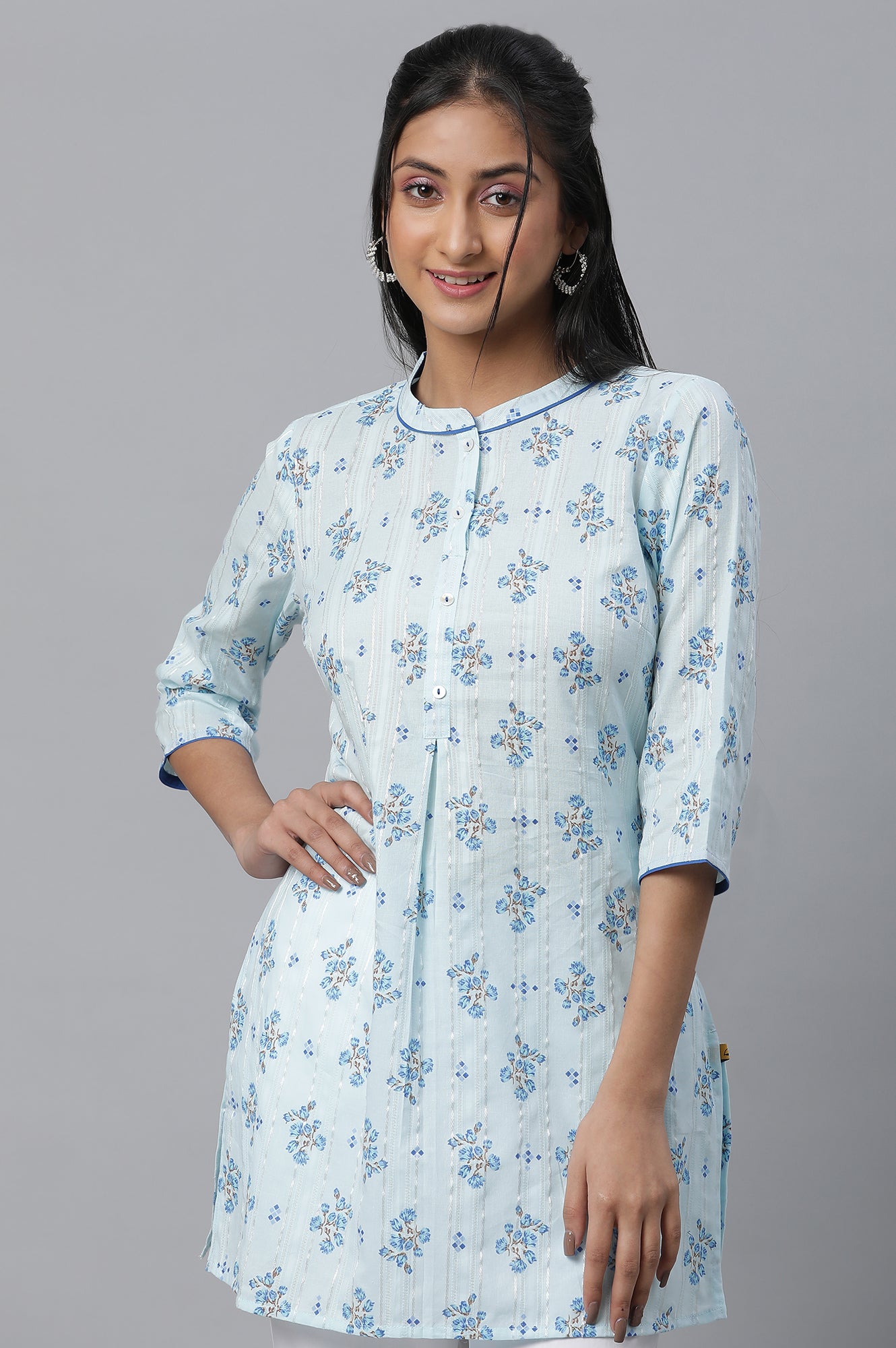 Blue Floral Printed Textured kurta