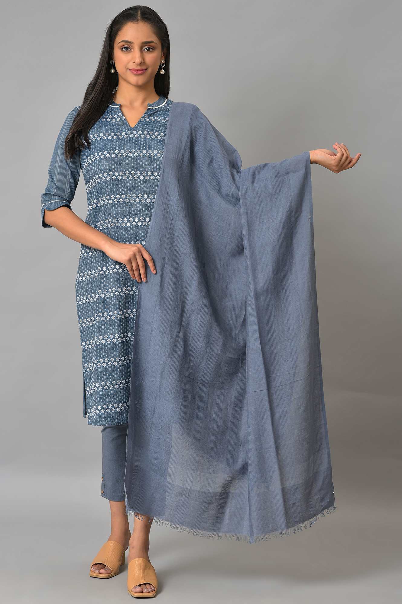 Grey Yarn-Dyed Premium Dupatta