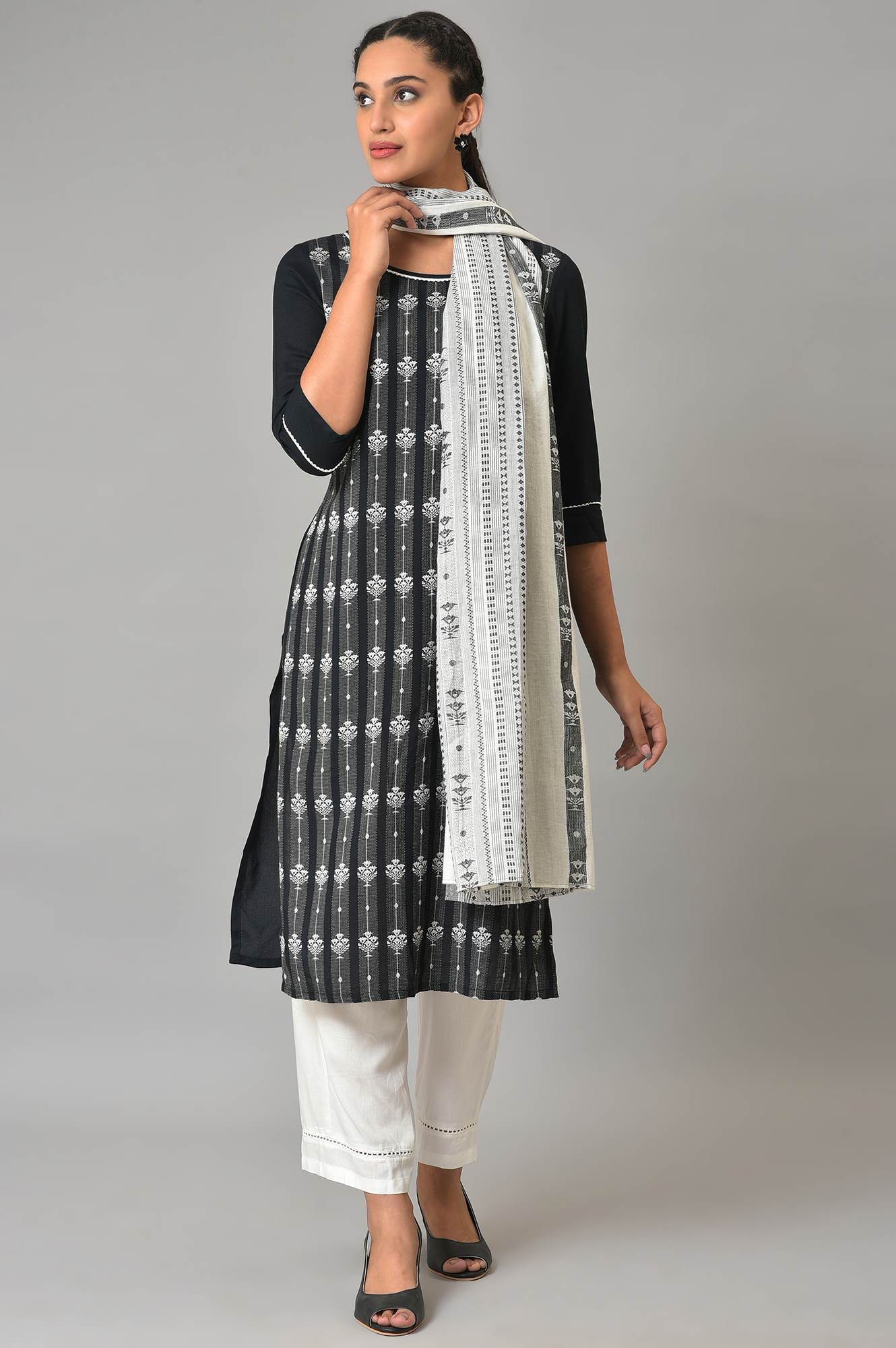 Black Geometric Printed Cotton kurta Set