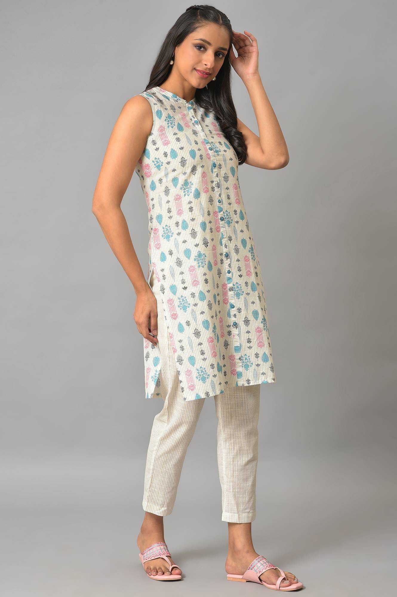 Off-White Floral Printed kurta With Trousers