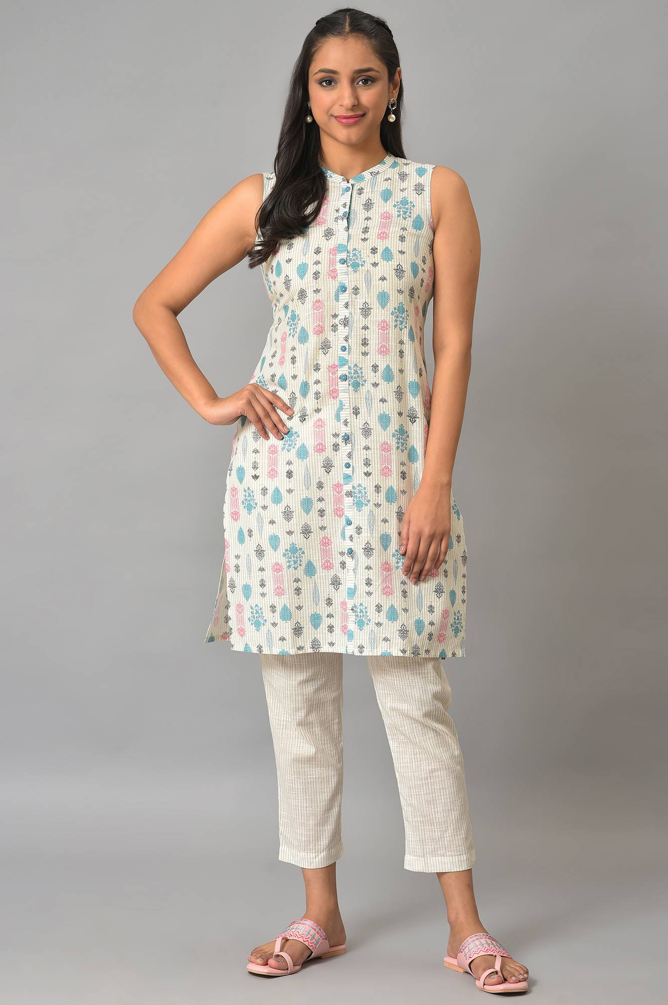 Off-White Floral Printed kurta With Trousers