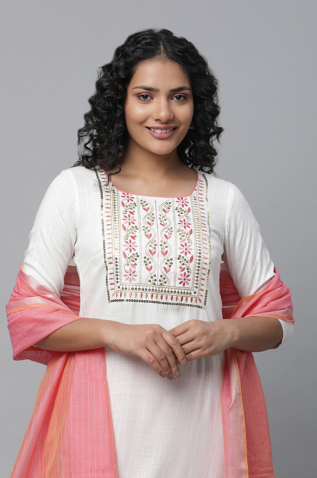 White Festive Embroidered kurta Set