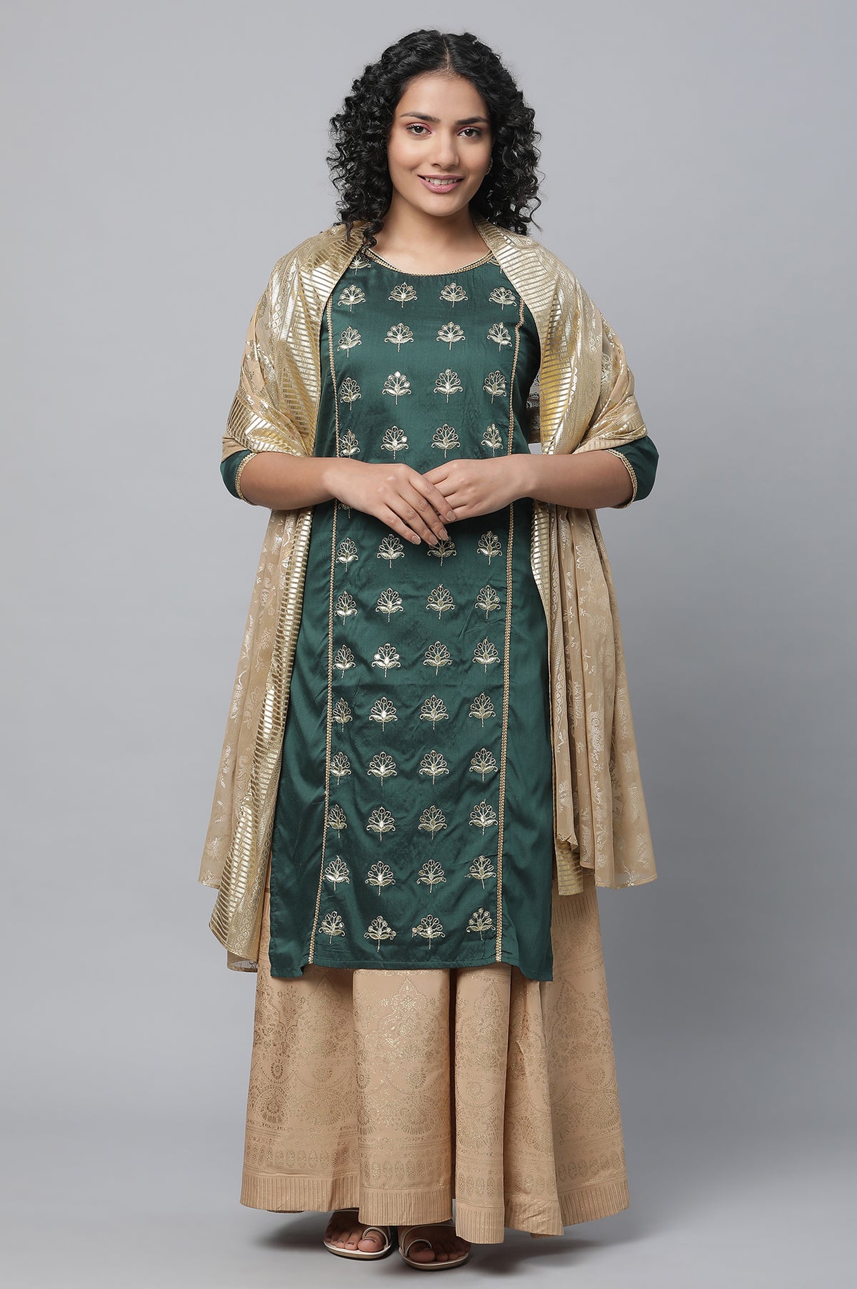 Green Embroidered kurta, Skirt & Dupatta Set - S