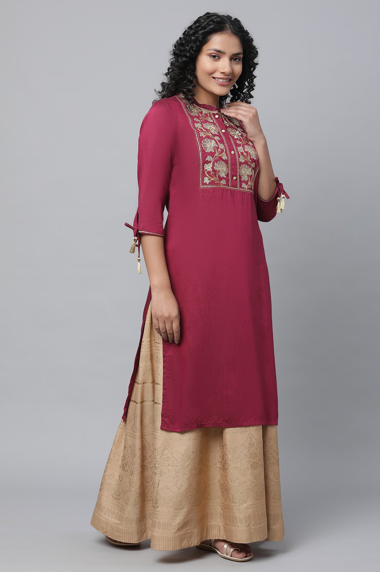 Pink Embroidered kurta, Skirt &amp; Dupatta Set