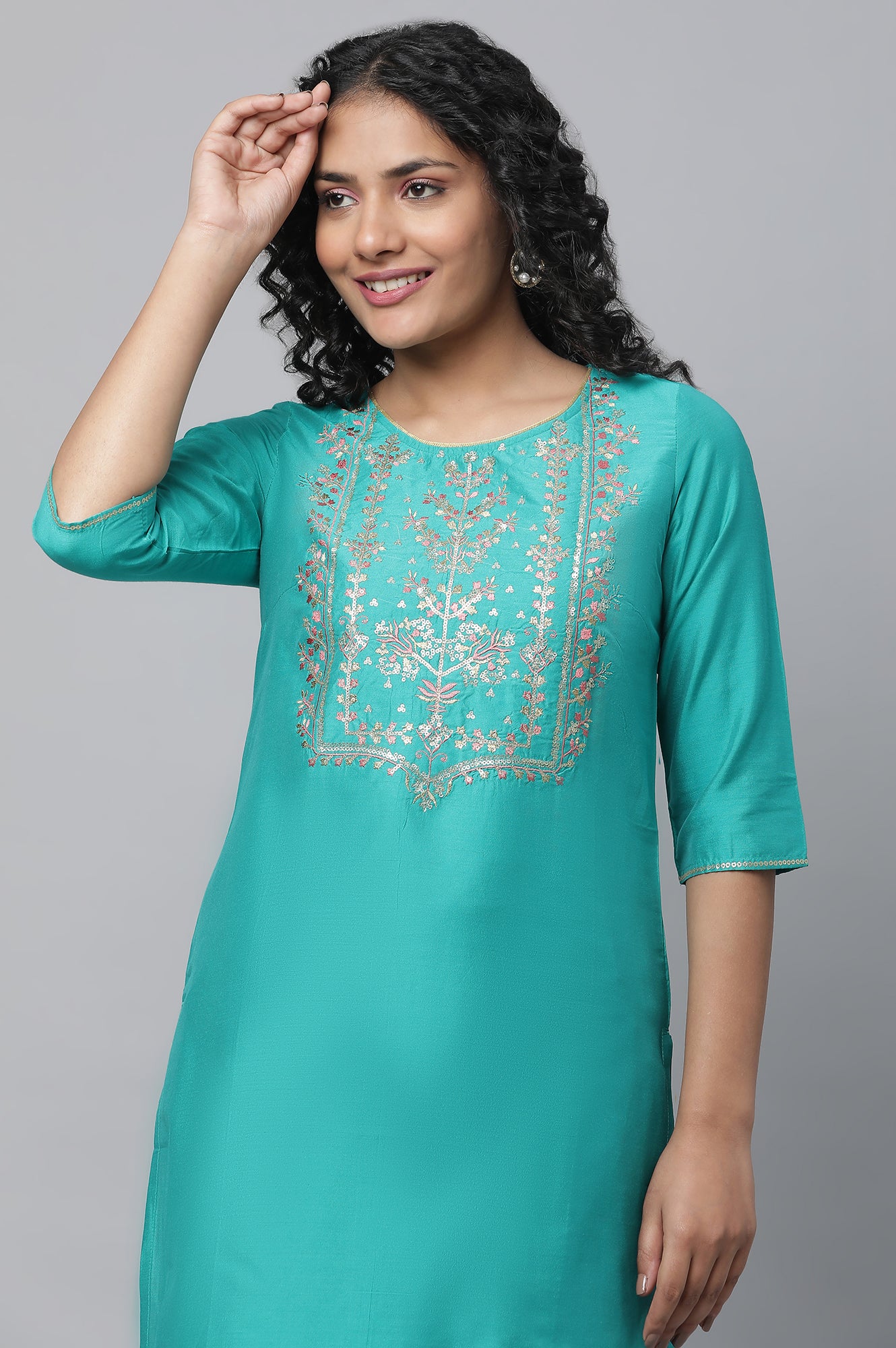 Green Embroidered kurta &amp; Trousers Set