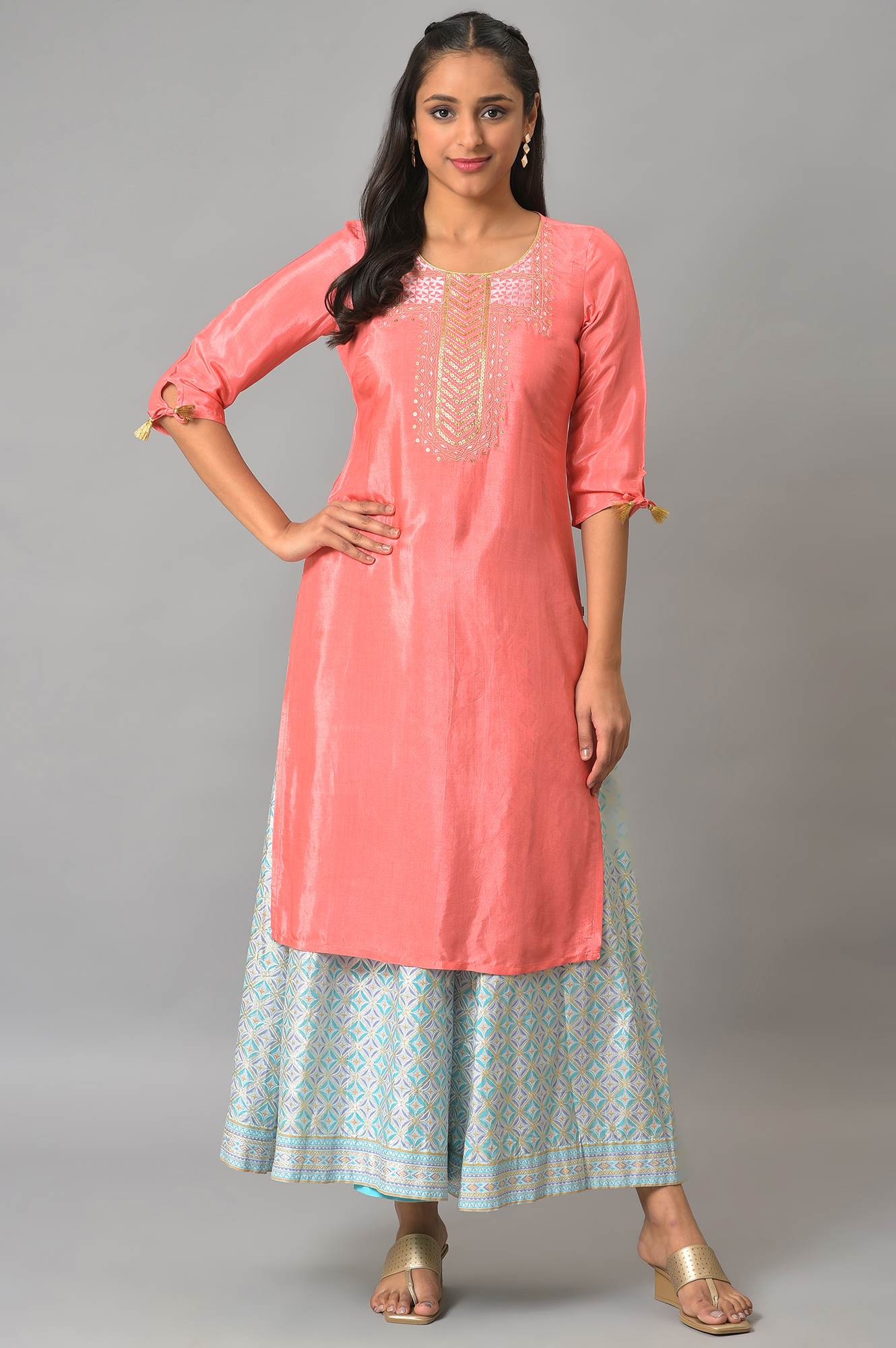 Peach Embellished kurta &amp; Skirt Set