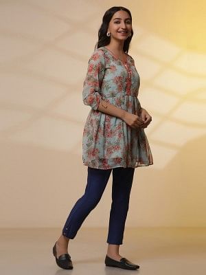 Green Floral Printed Peplim Short Kurti and Trousers Set