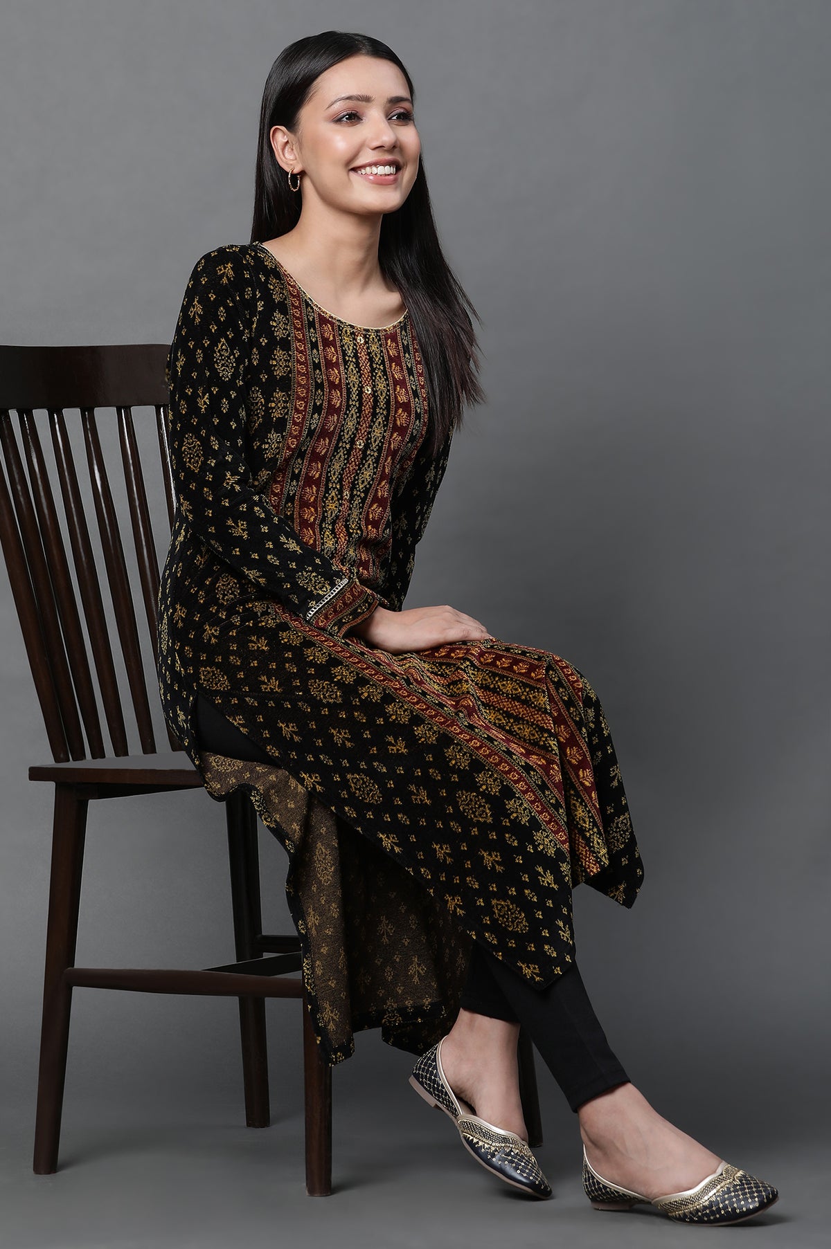 Black Sequined Winter Kurta and Tights Set - XS